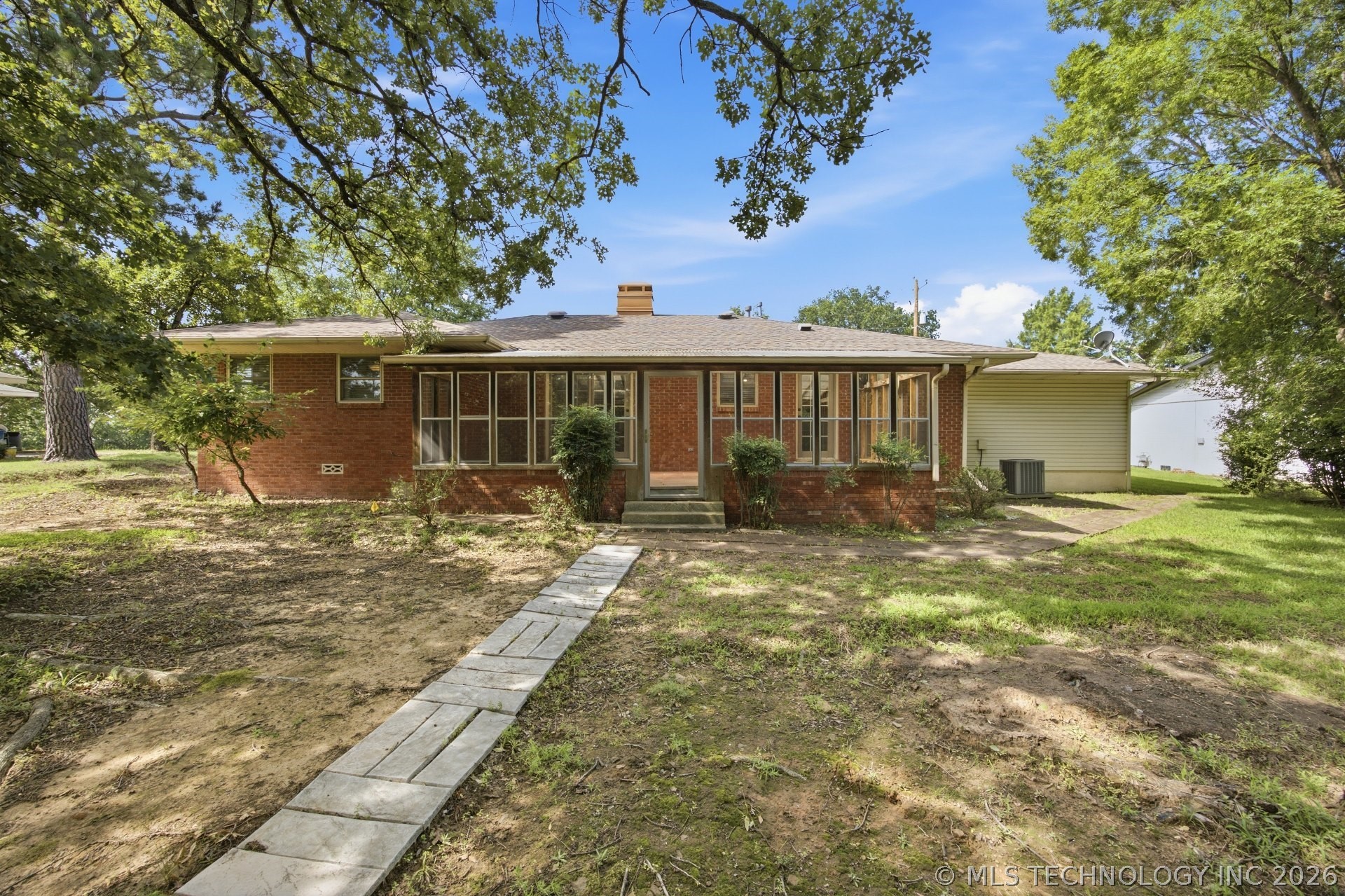 1703 E Comanche Avenue Property Photo 32