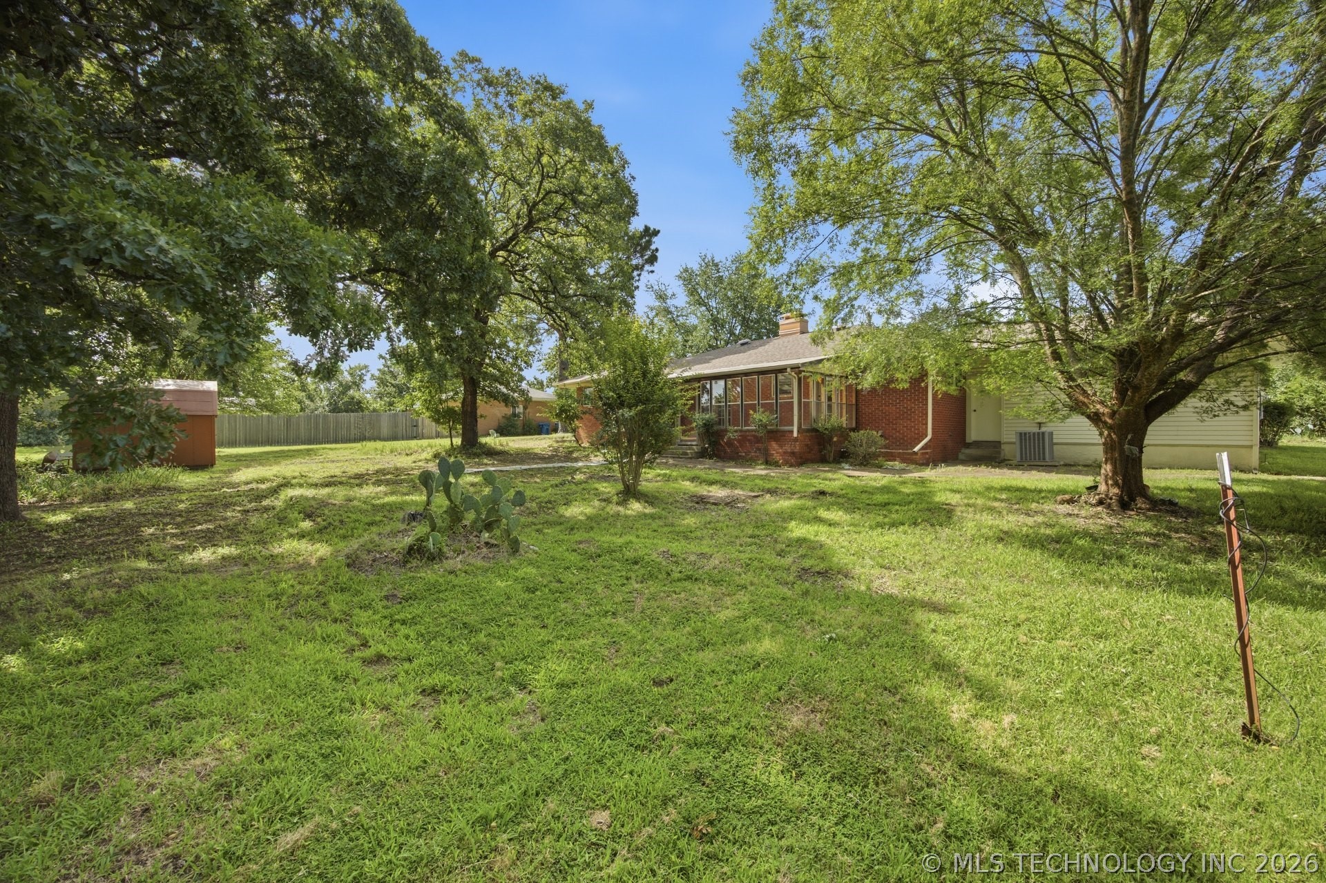 1703 E Comanche Avenue Property Photo 34