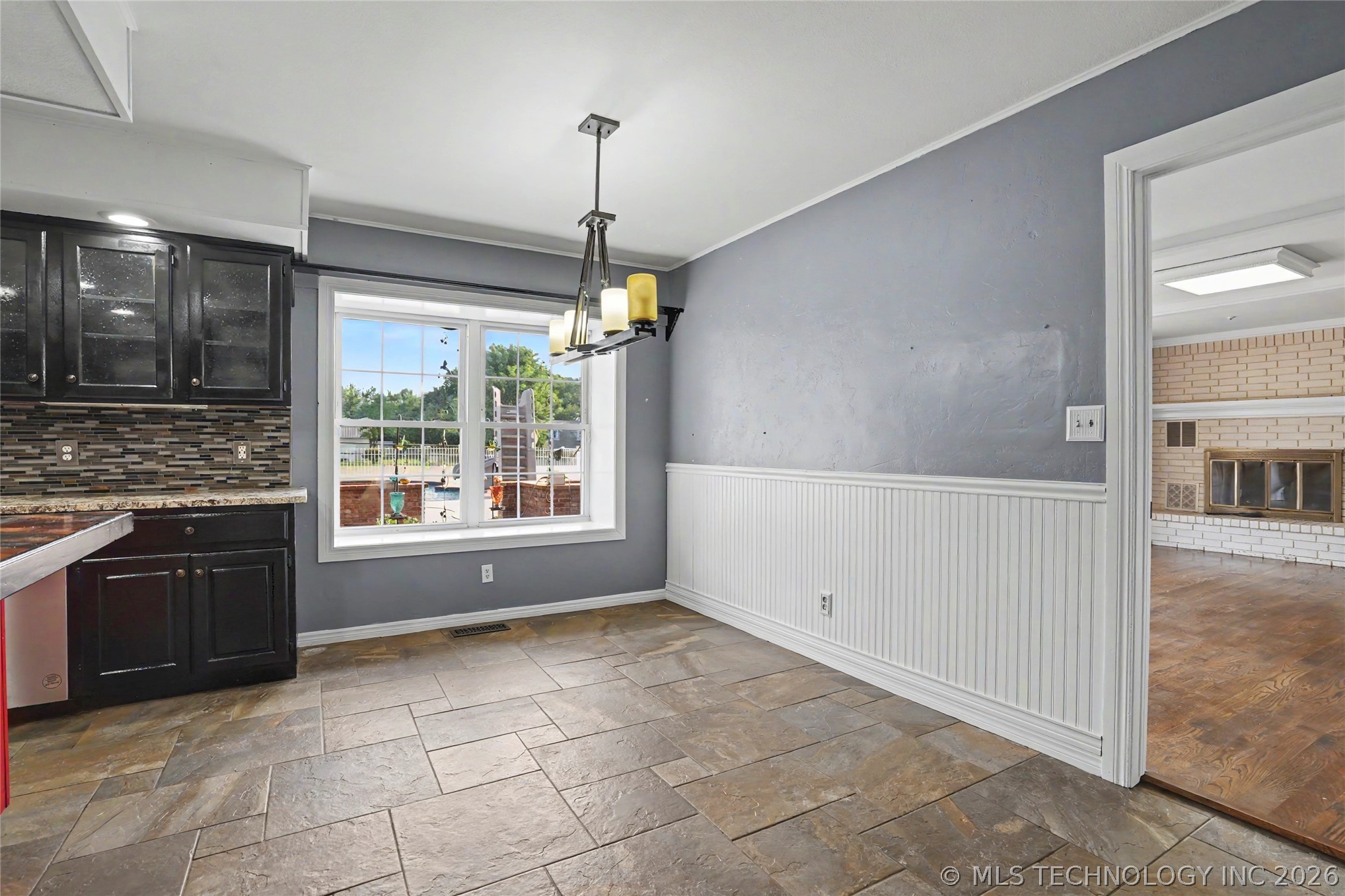 1250 Easy Street Property Photo 18