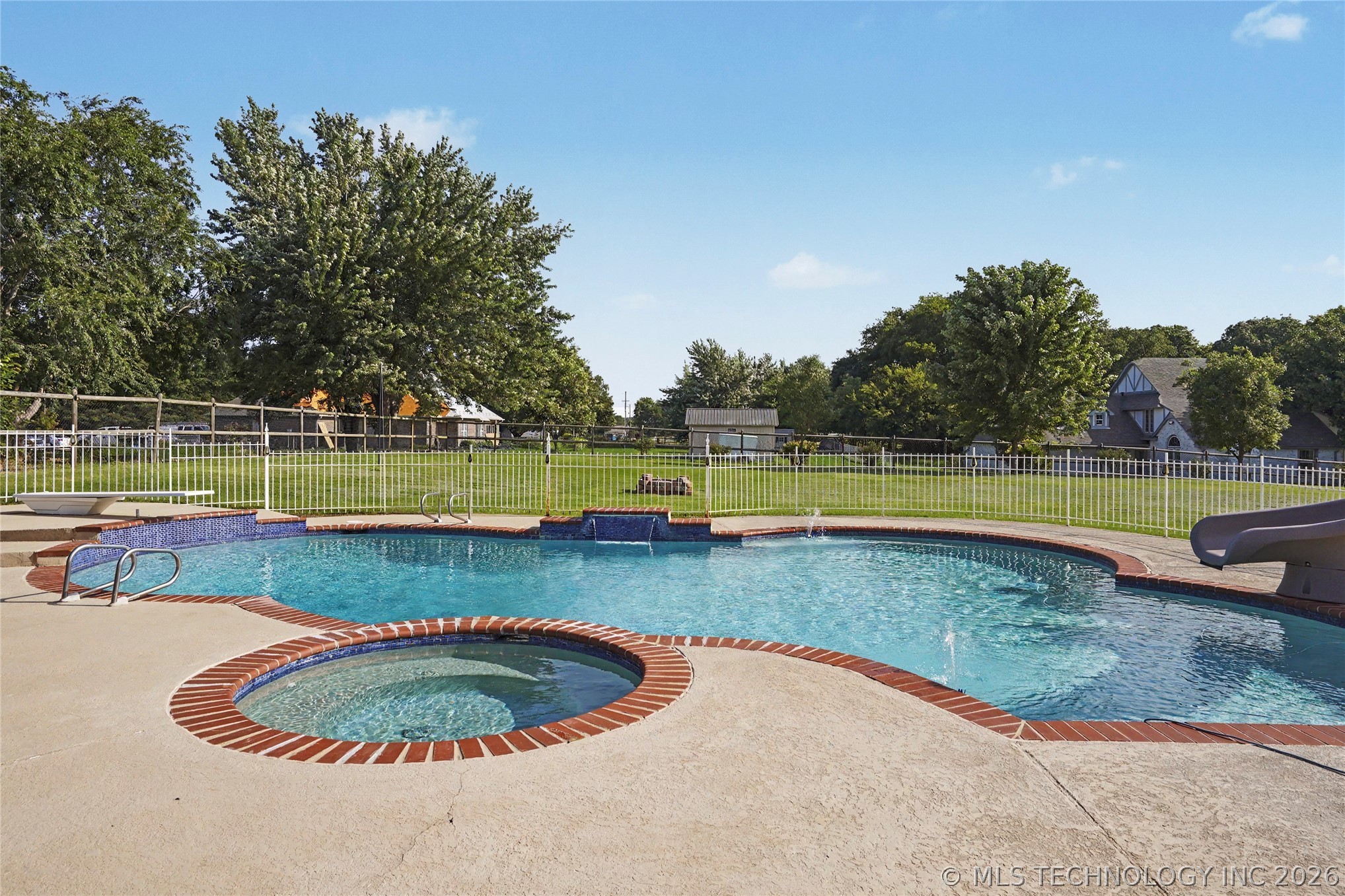 1250 Easy Street Property Photo 40