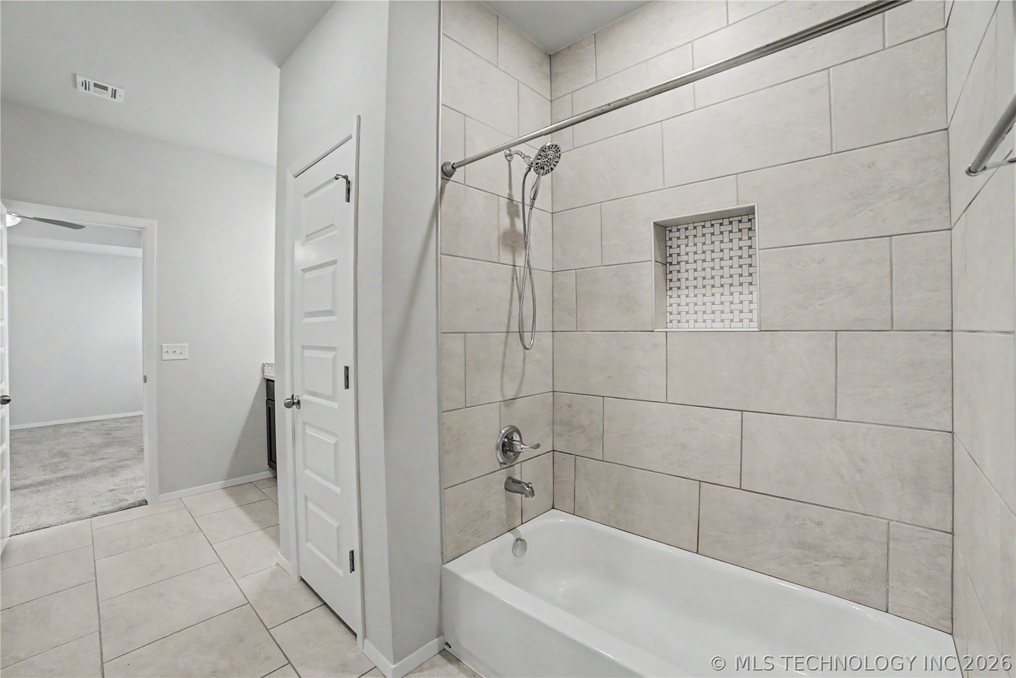 7402 E 89th Street N Property Photo 15