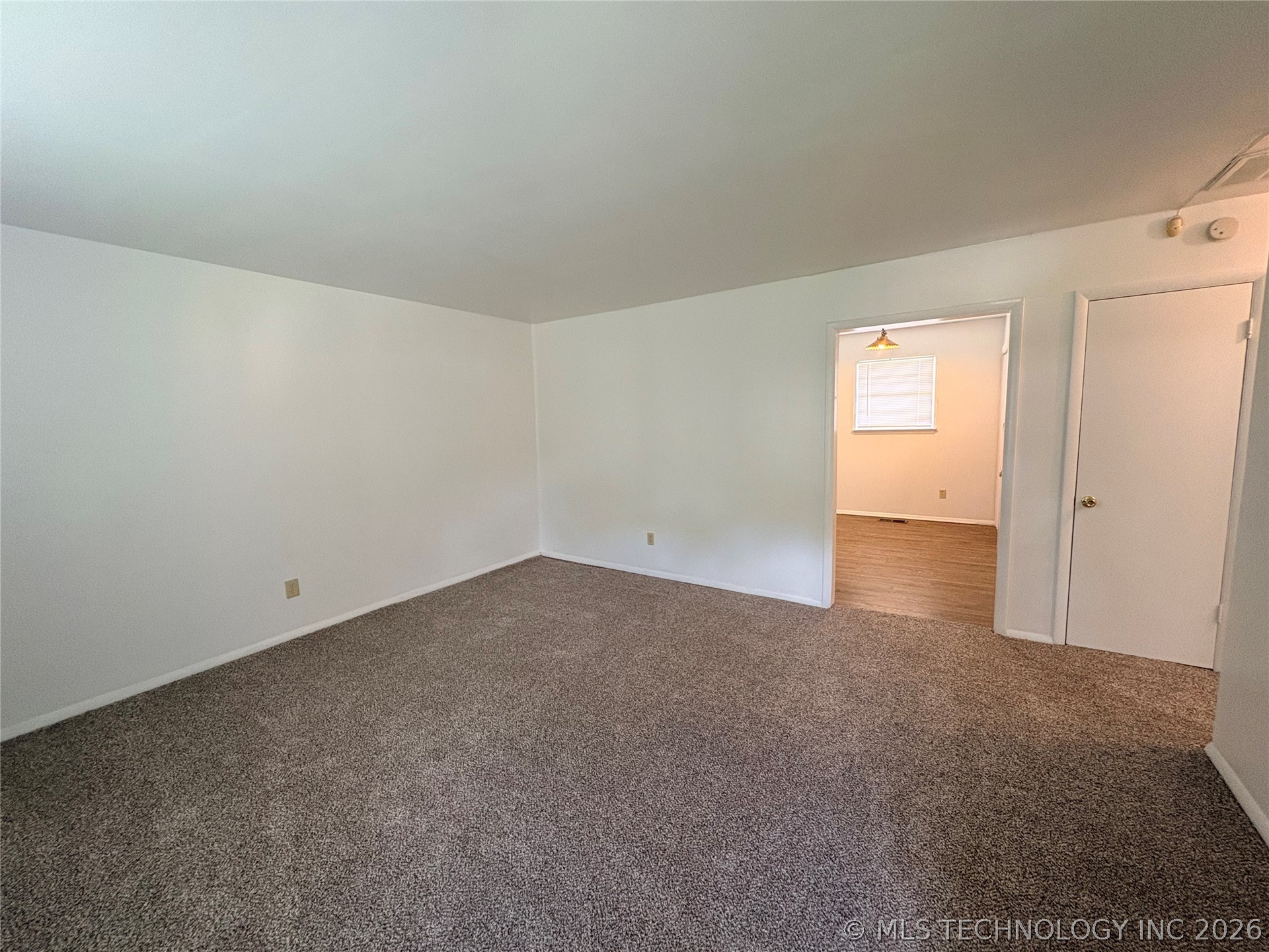 1925 E 51st Place Property Photo 3
