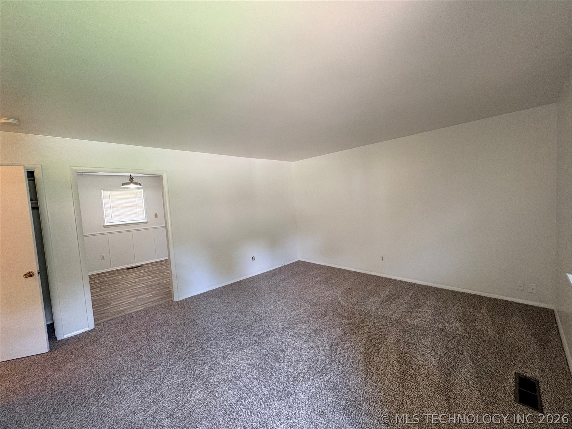 1925 E 51st Place Property Photo 10