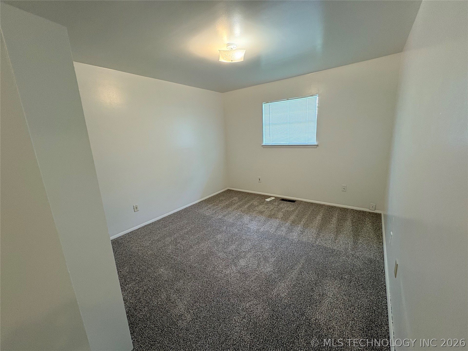 1925 E 51st Place Property Photo 17