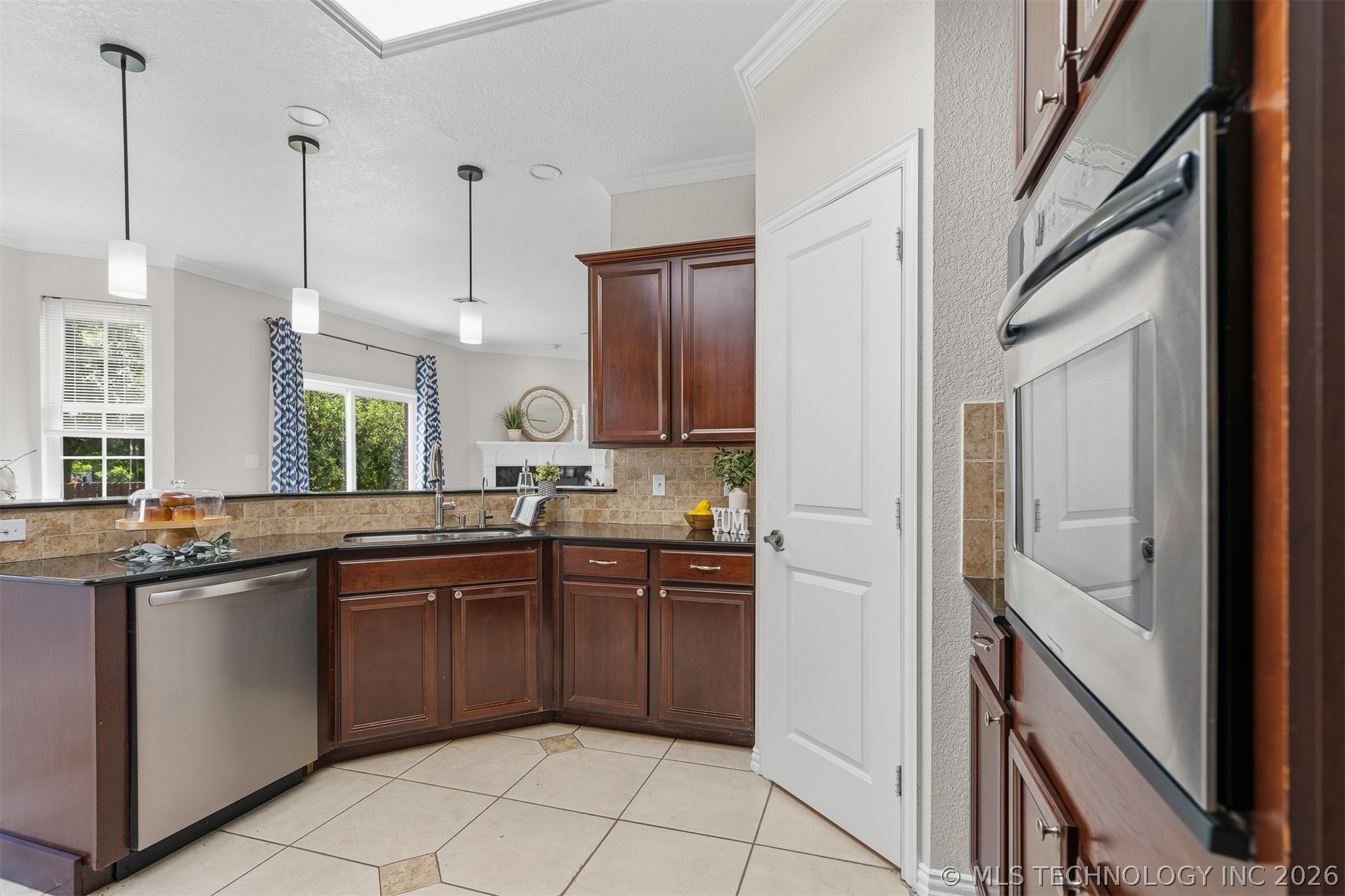 708 Franklin Court Property Photo 11