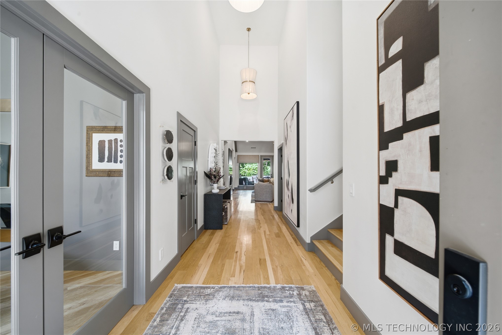 2526 S College Avenue Property Photo 6