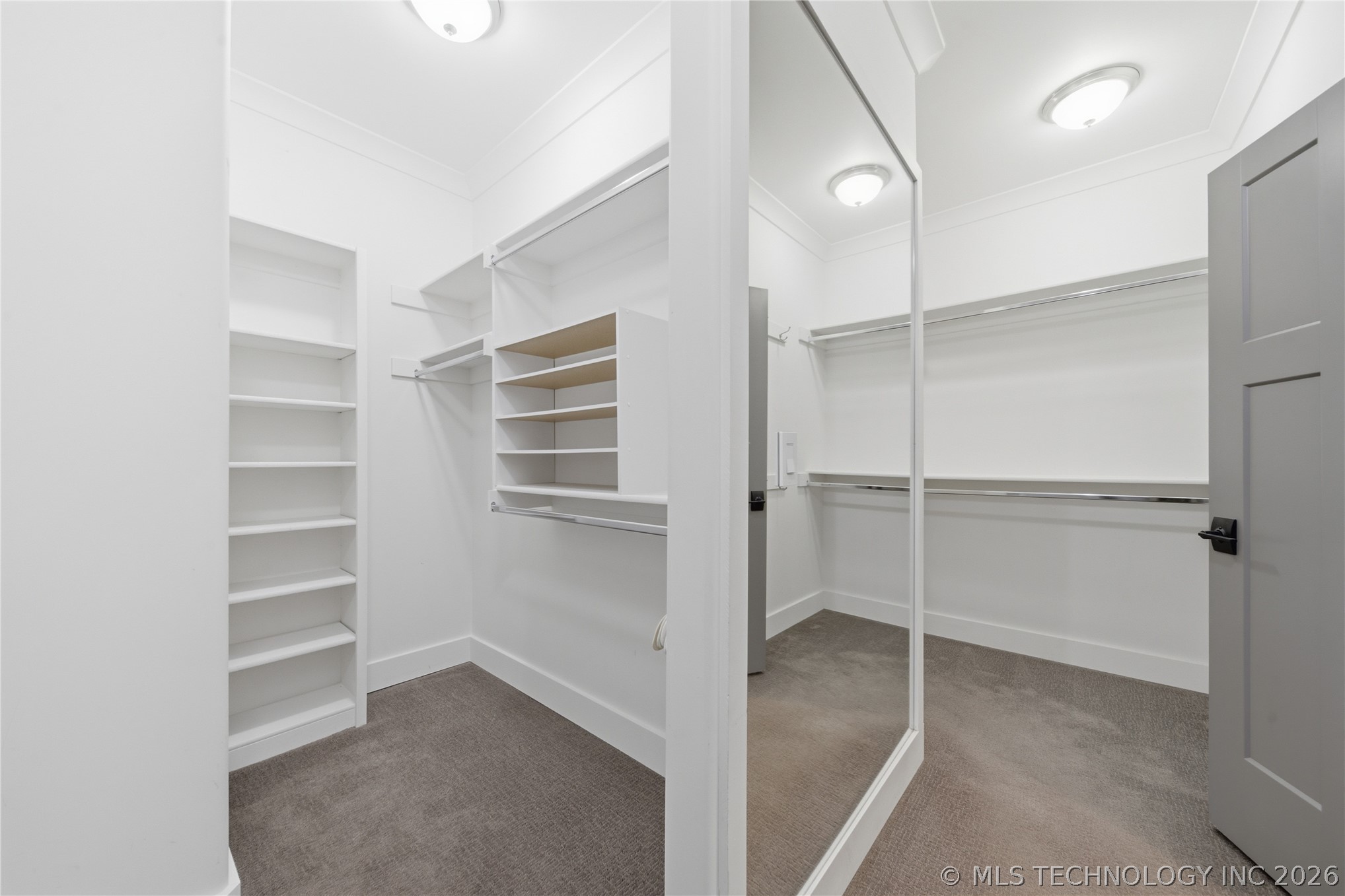2526 S College Avenue Property Photo 28