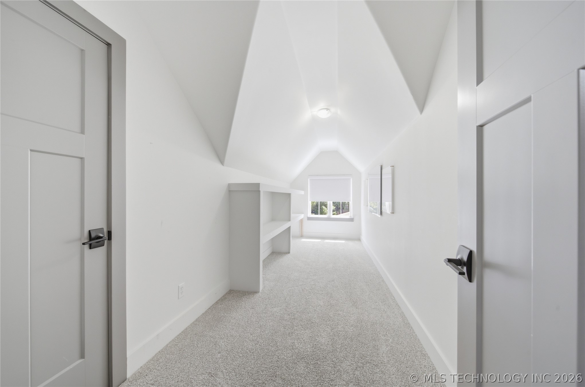 2526 S College Avenue Property Photo 43