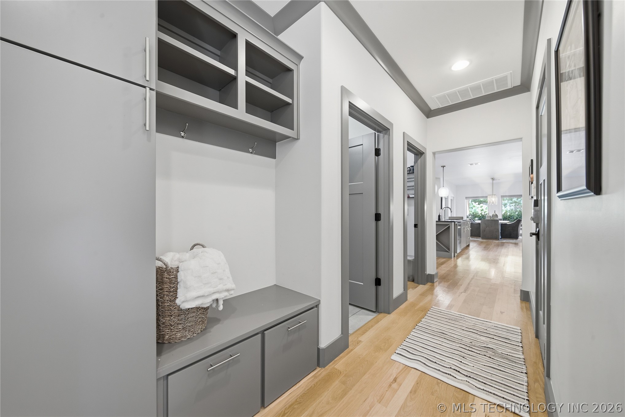 2526 S College Avenue Property Photo 45