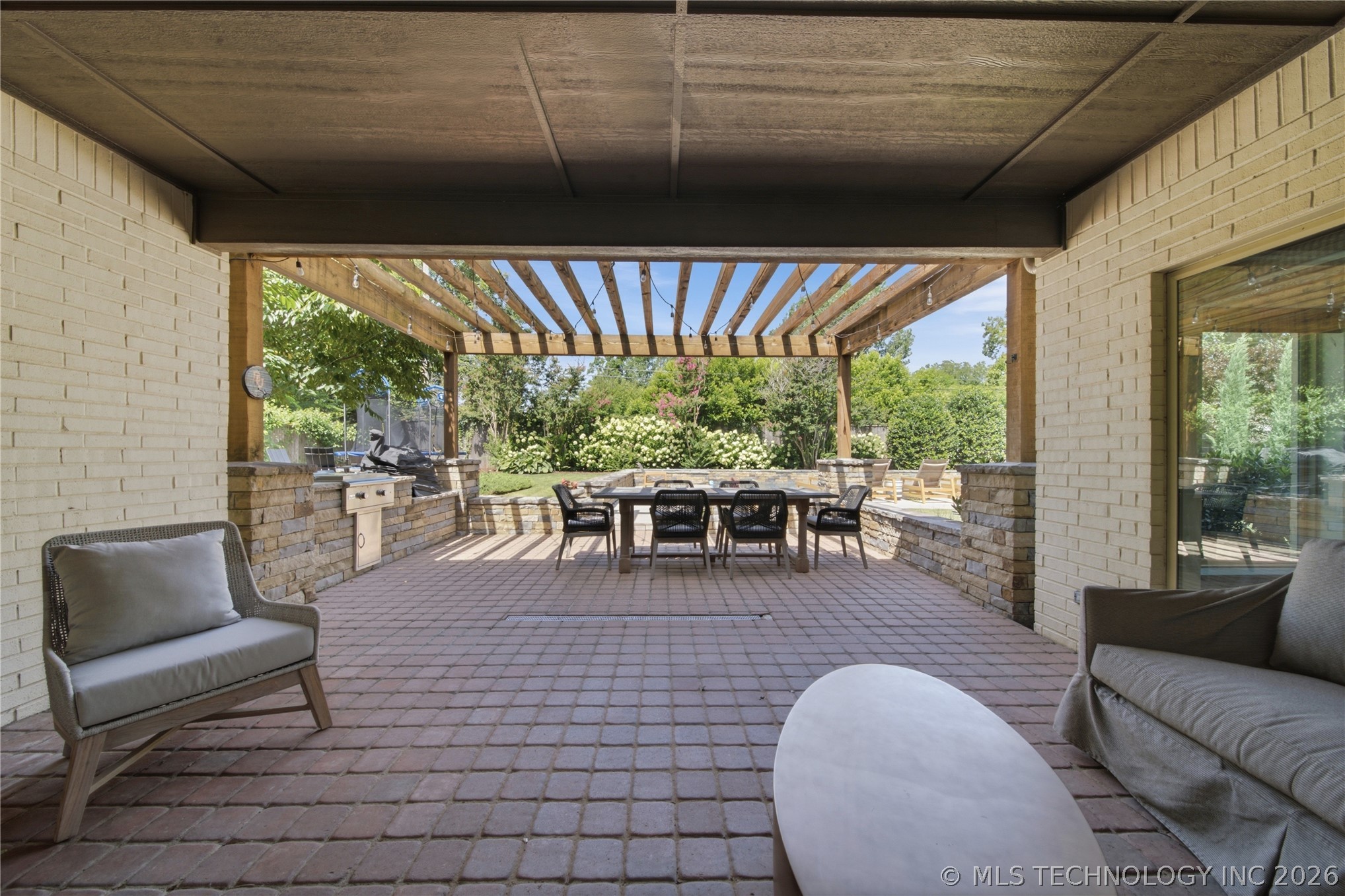 2526 S College Avenue Property Photo 48