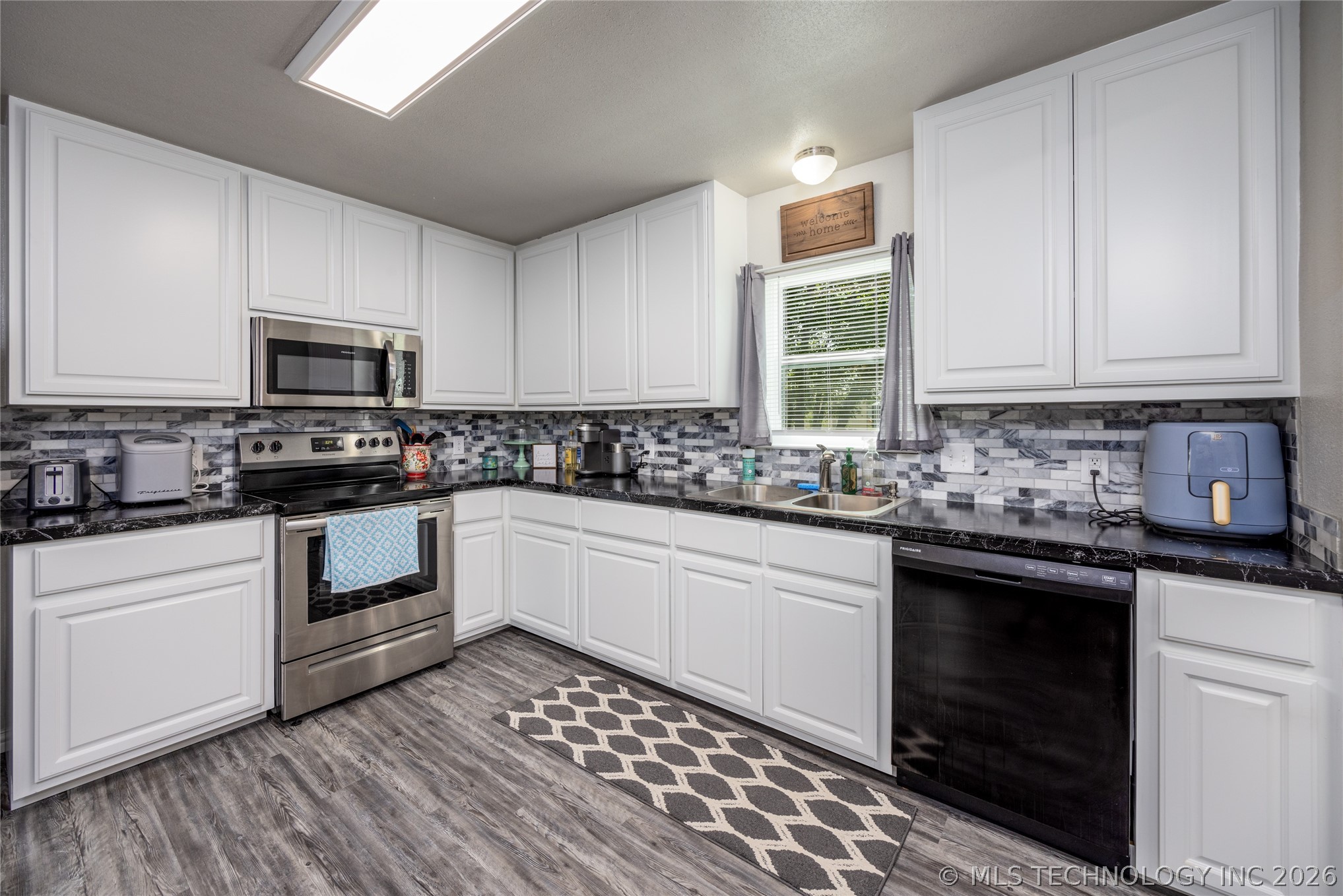 647 Sawmill Road Property Photo 10