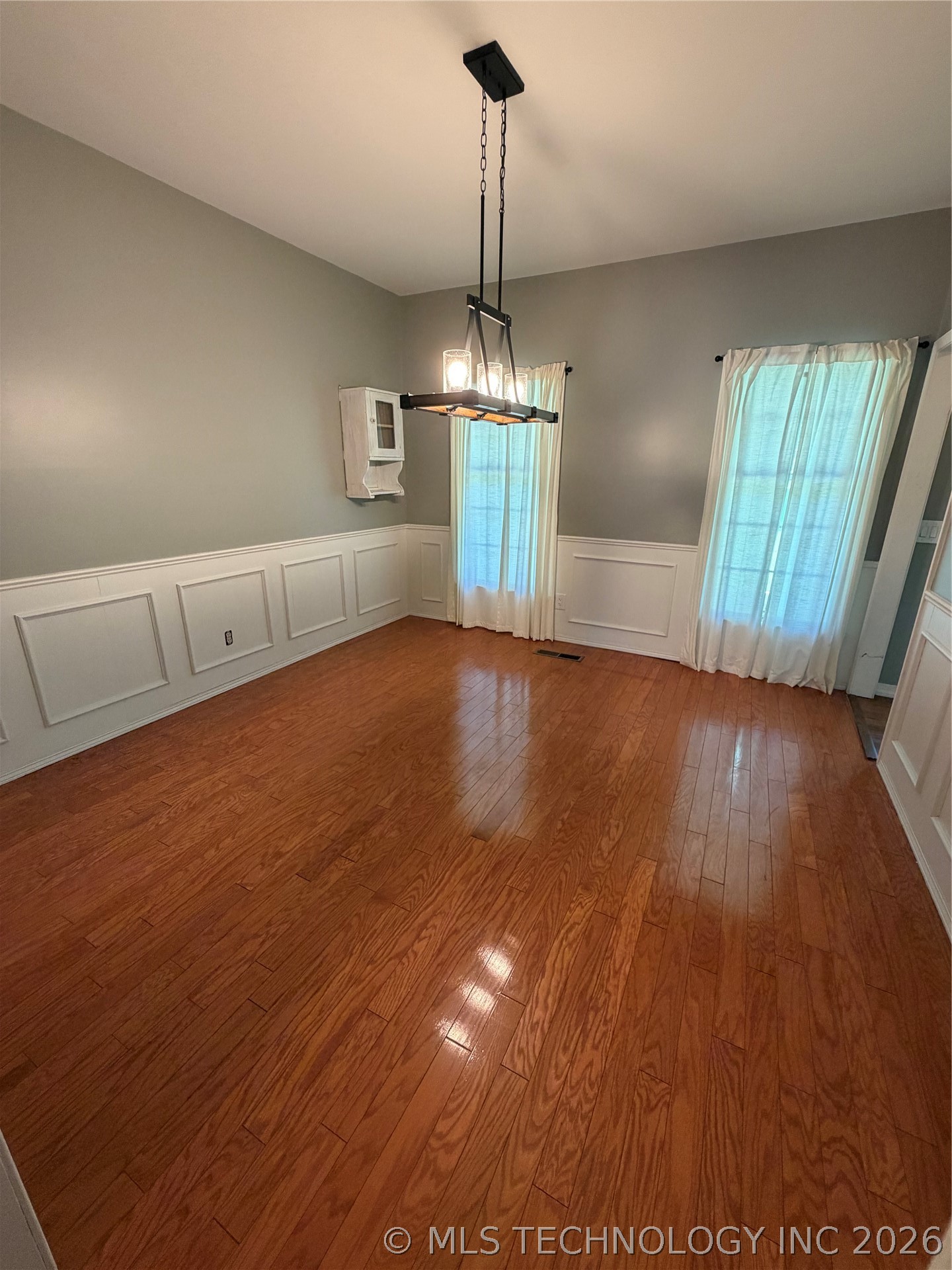 1304 N Iroquois Avenue Property Photo 14