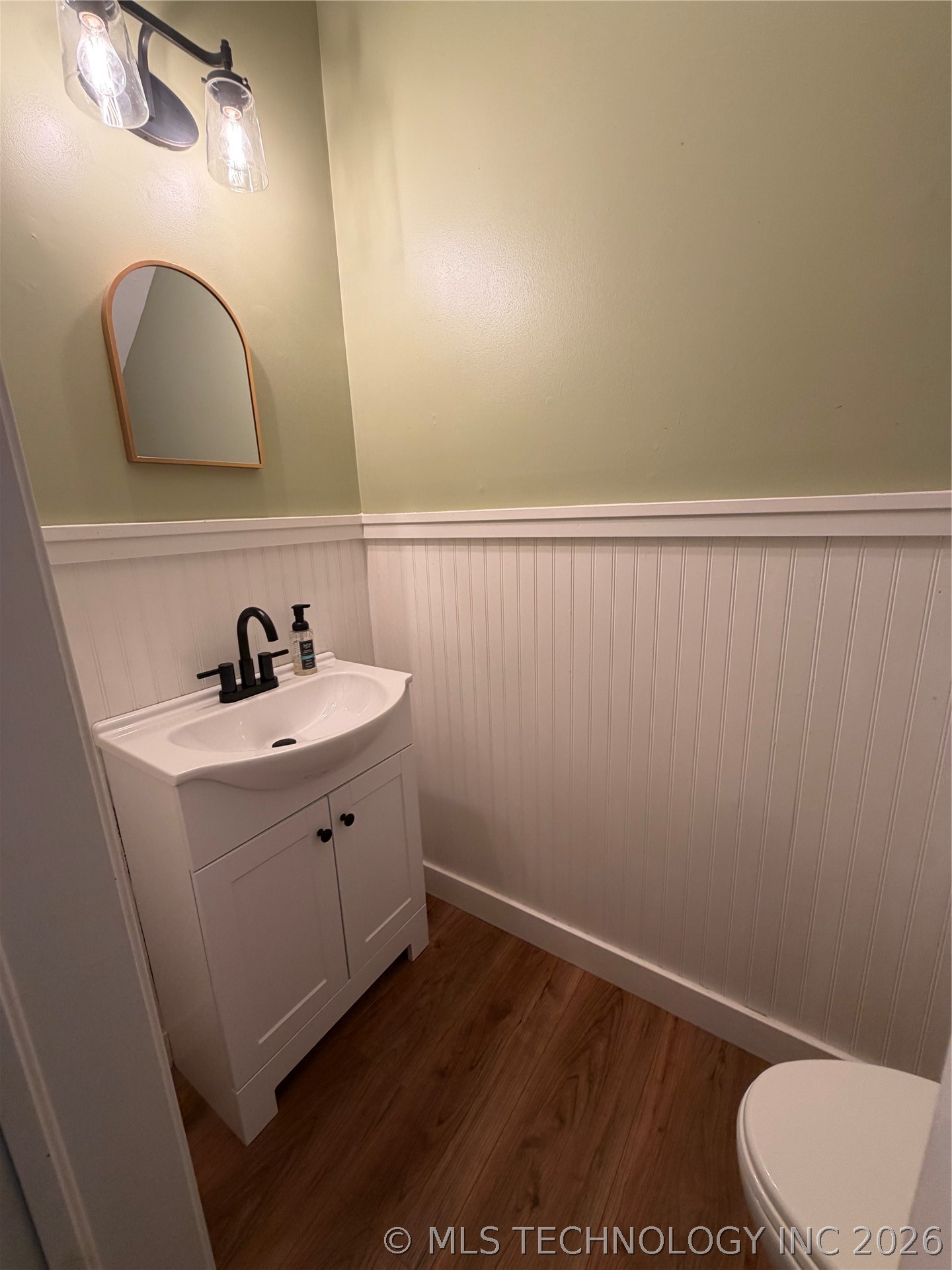 1304 N Iroquois Avenue Property Photo 15