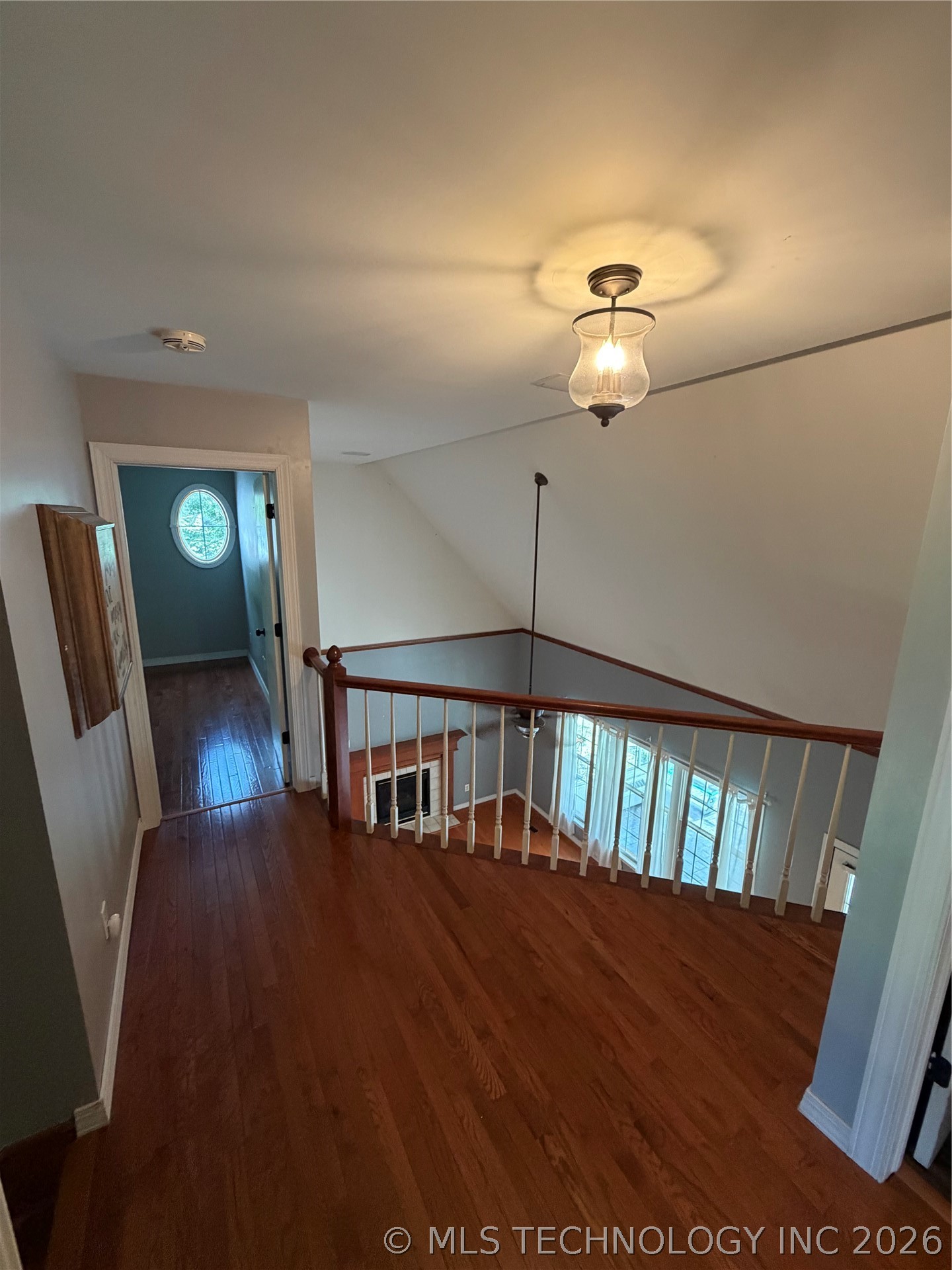 1304 N Iroquois Avenue Property Photo 16