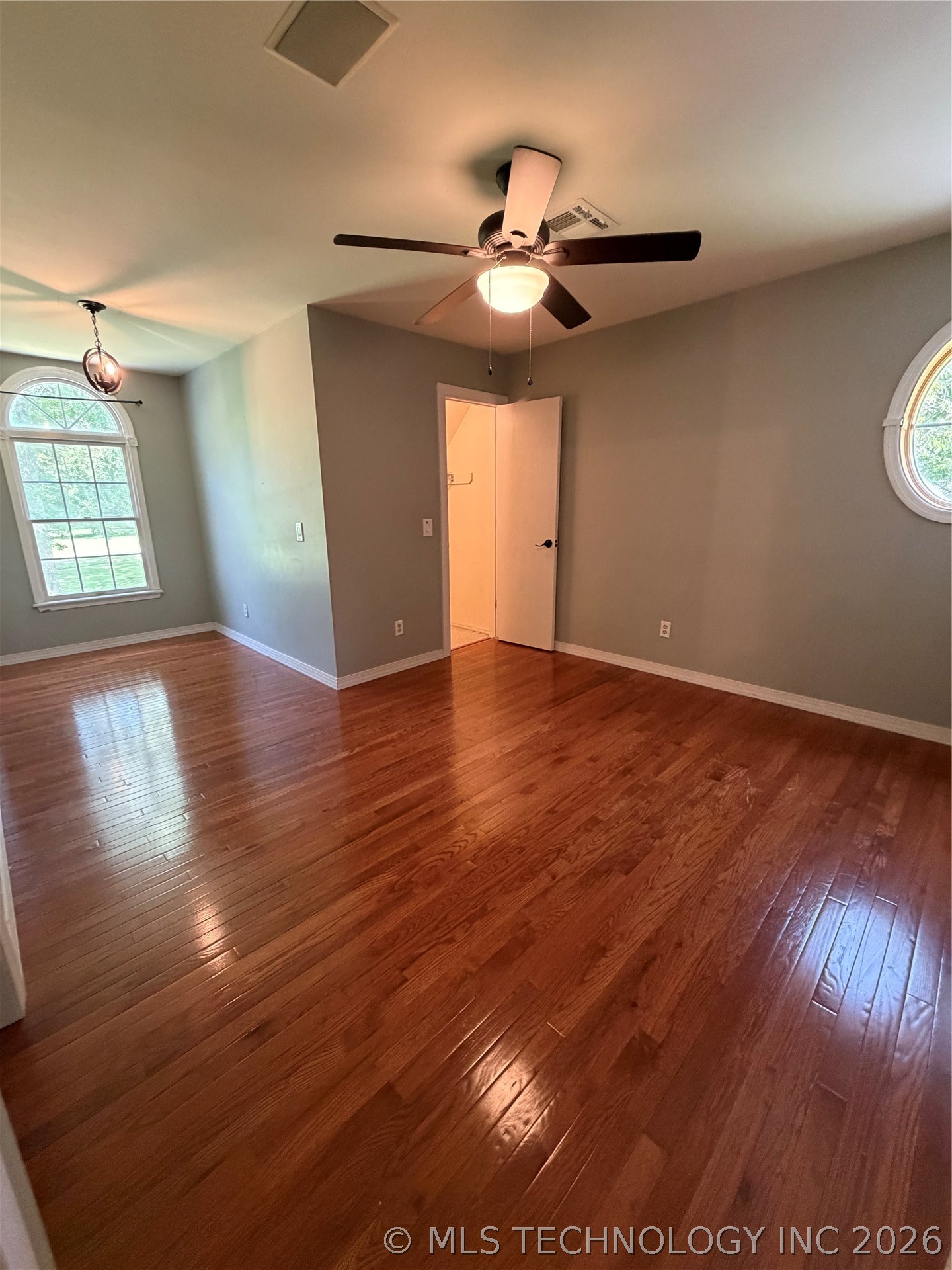 1304 N Iroquois Avenue Property Photo 19