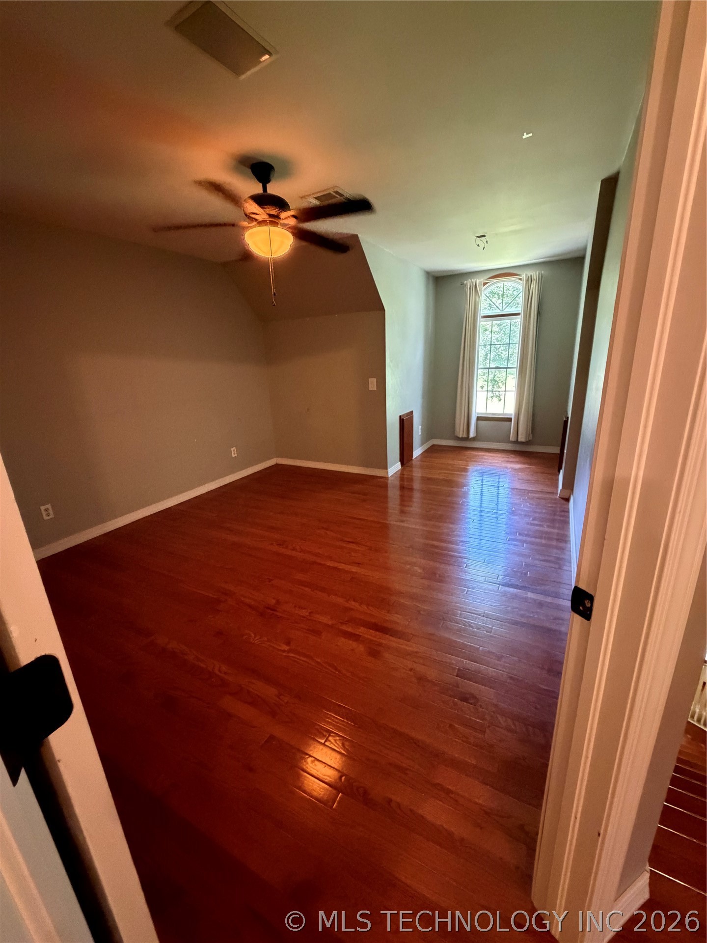 1304 N Iroquois Avenue Property Photo 25