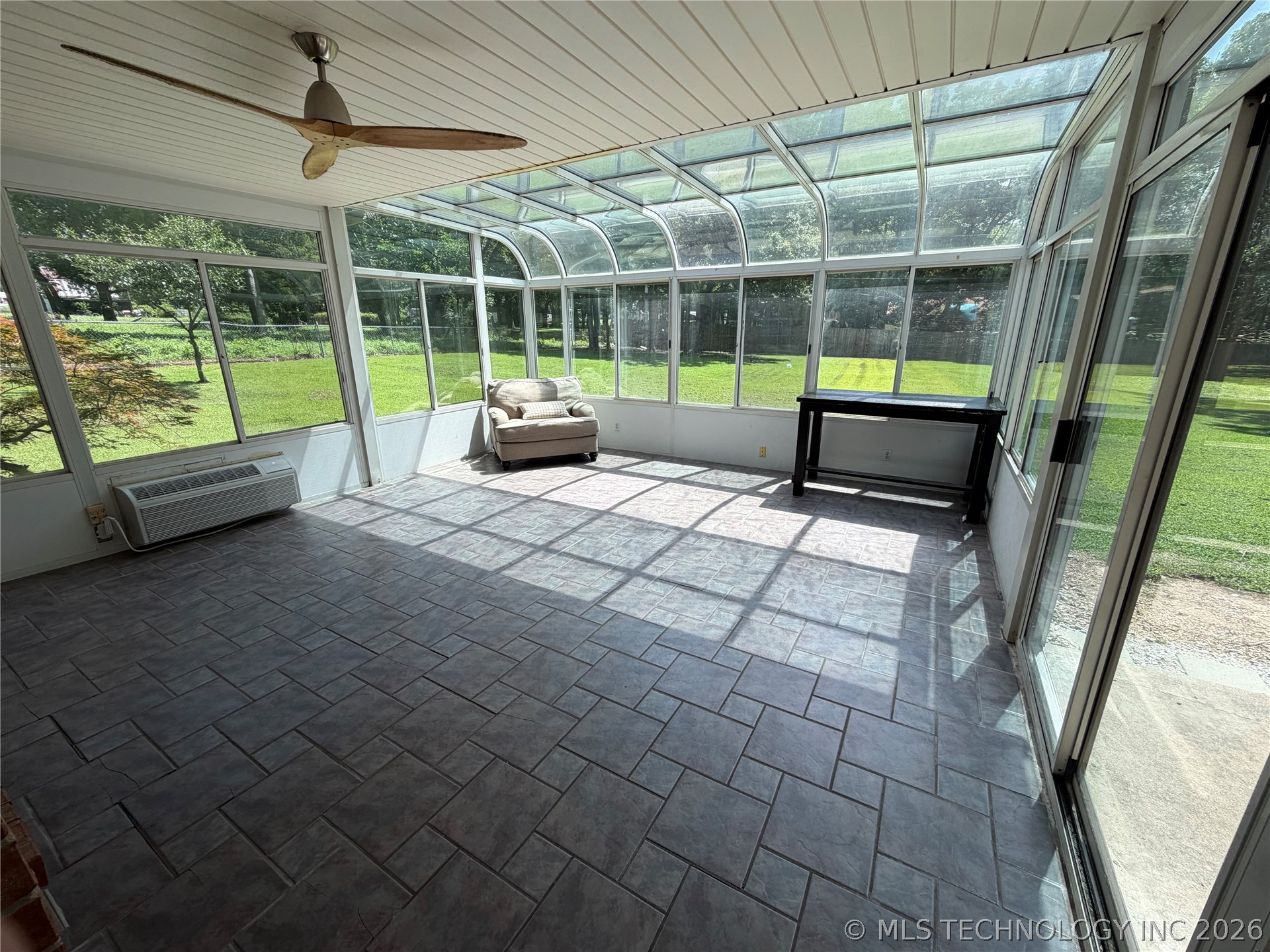 1304 N Iroquois Avenue Property Photo 27