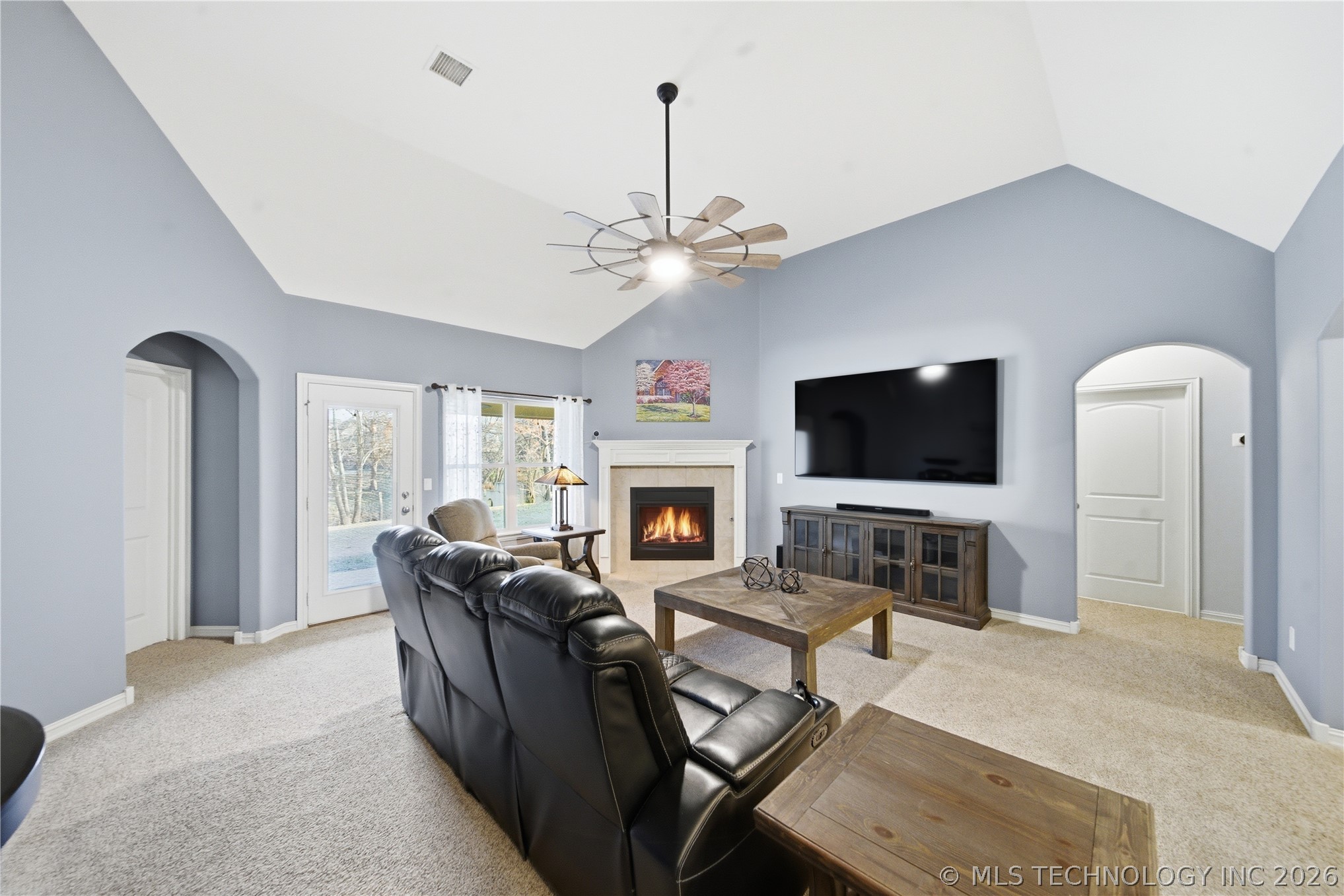 1124 W Fargo Drive Property Photo 5