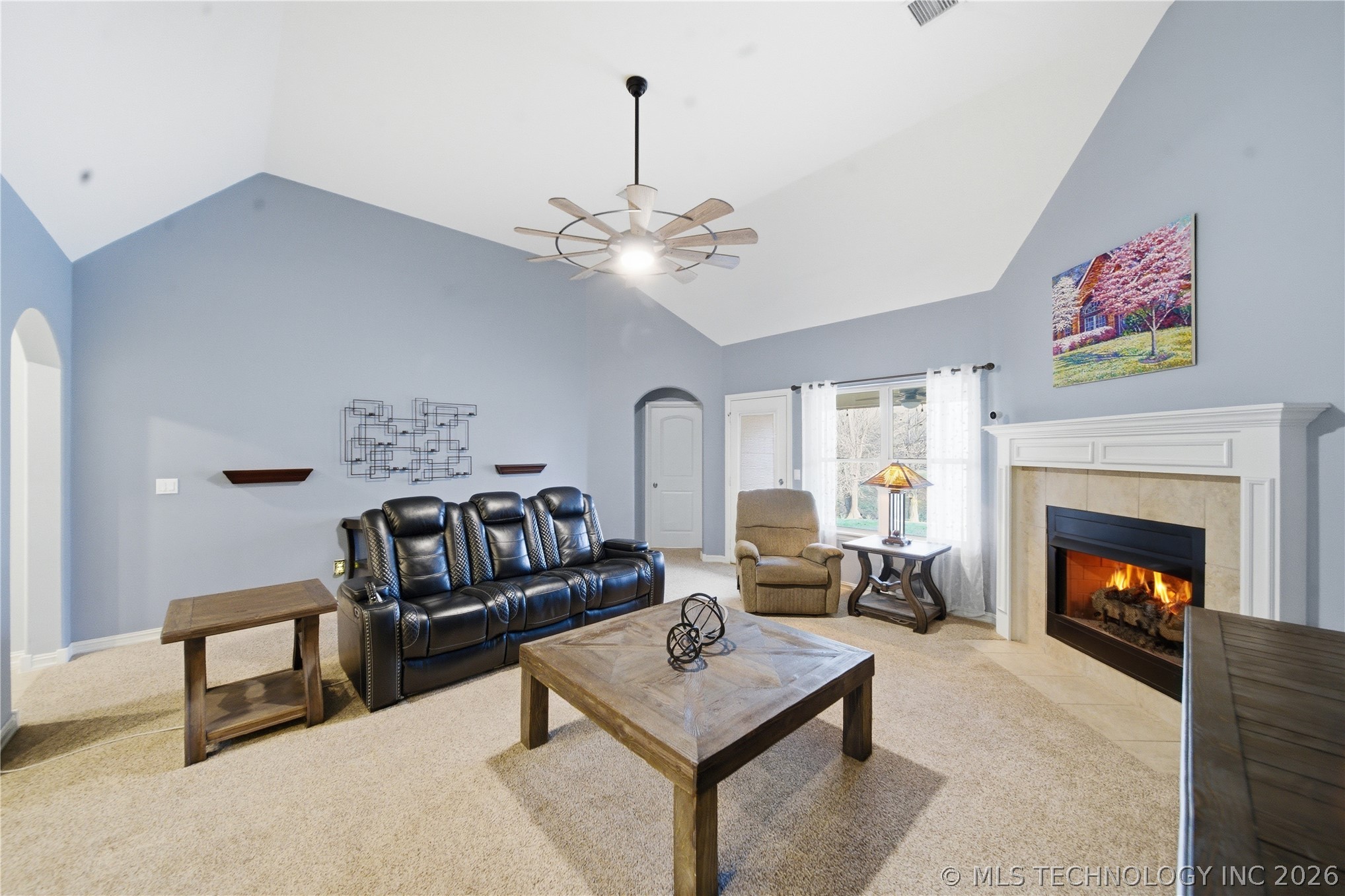1124 W Fargo Drive Property Photo 6