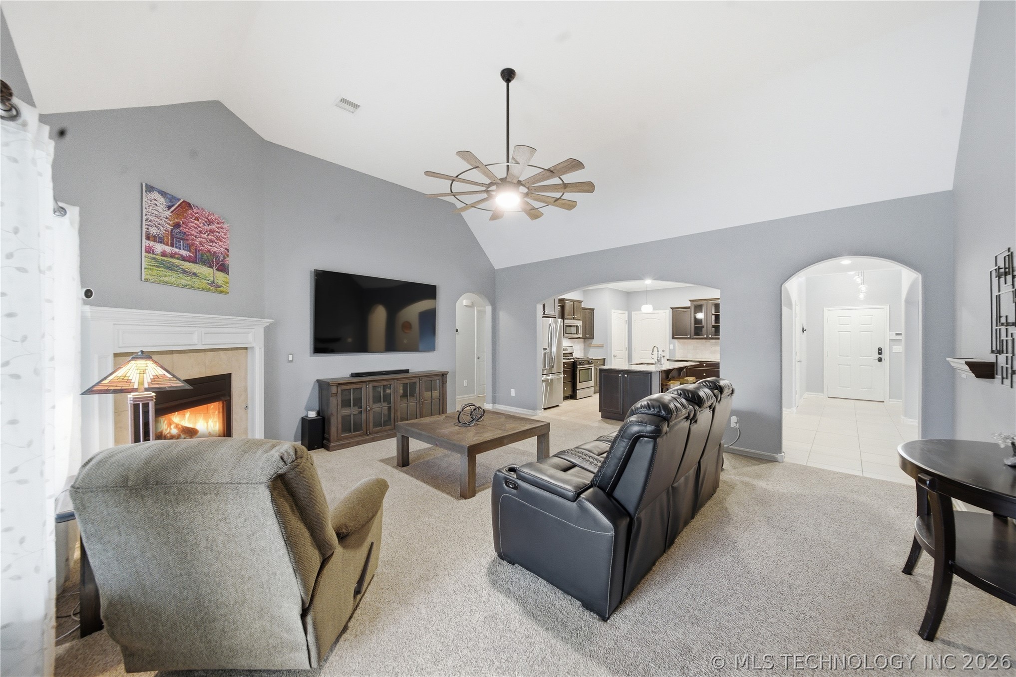 1124 W Fargo Drive Property Photo 7