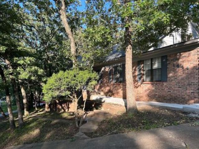 1444 Oakdale Drive Property Photo 3