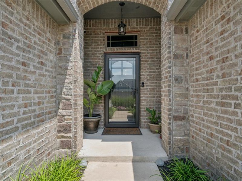 12909 S 1st Street Property Photo 4