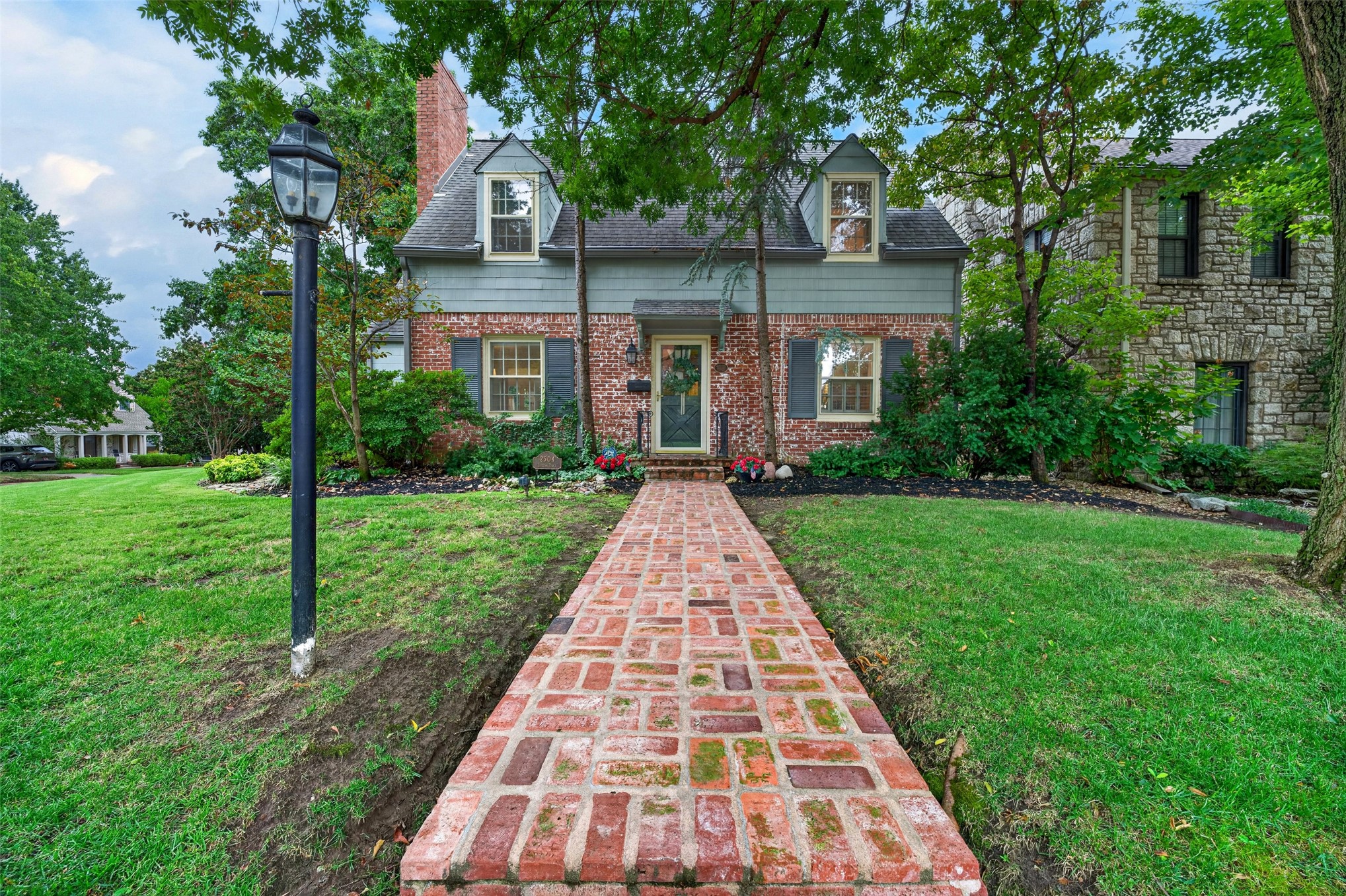 2504 S Boston Place Property Photo 6