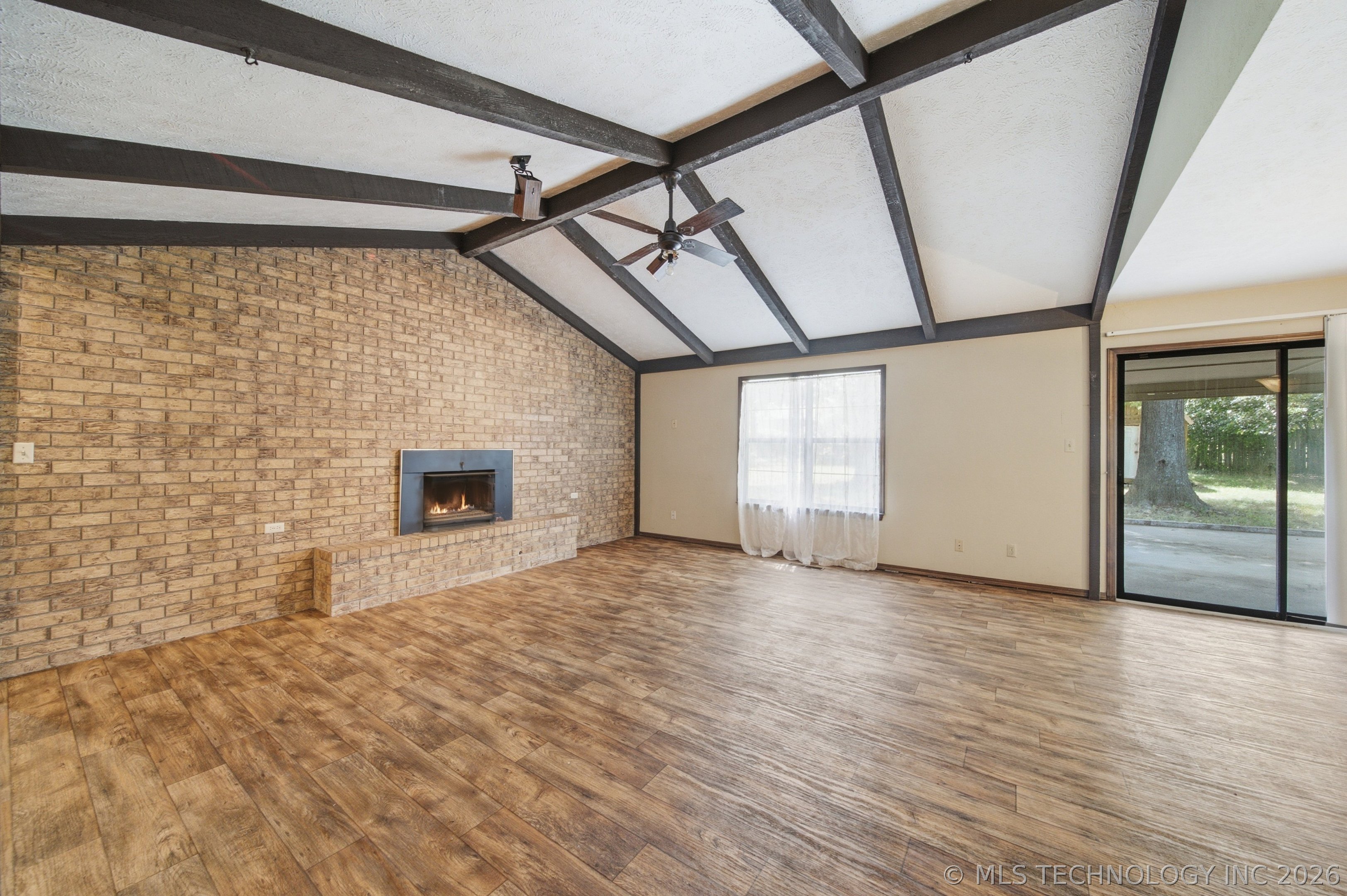 902 Cardinal Lane Property Photo 3