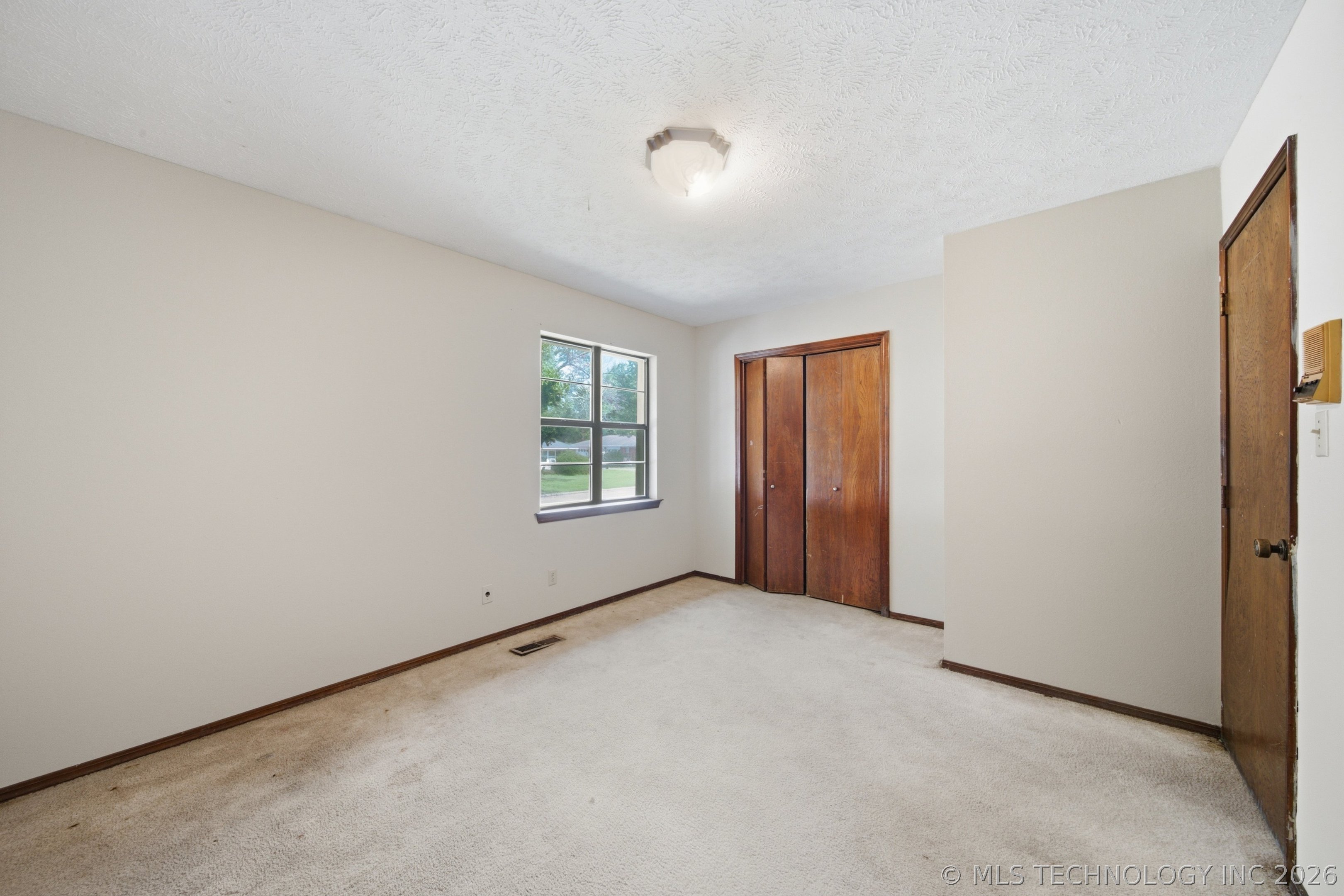 902 Cardinal Lane Property Photo 14