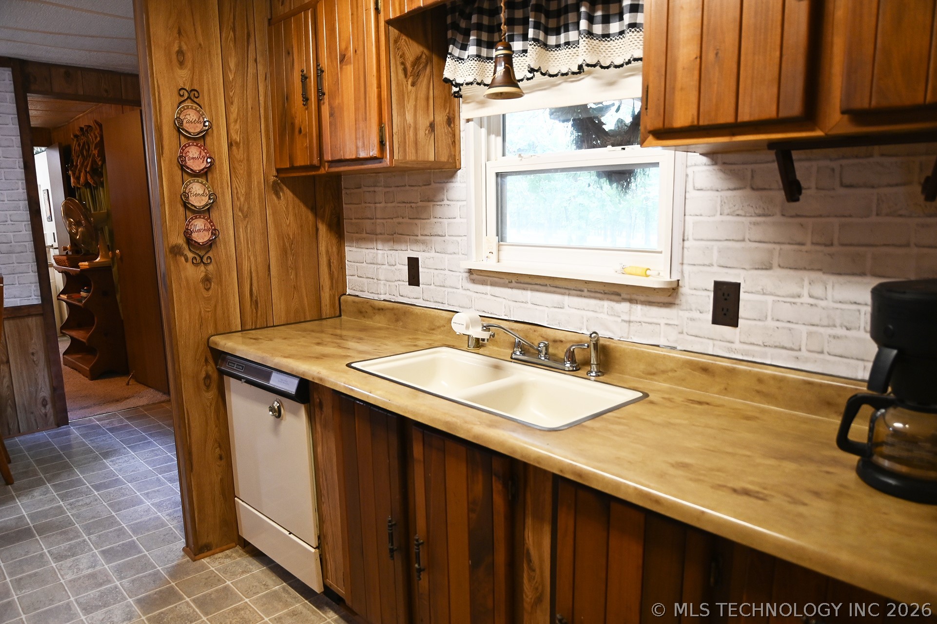 34408 S Horseshoe Drive Property Photo 13