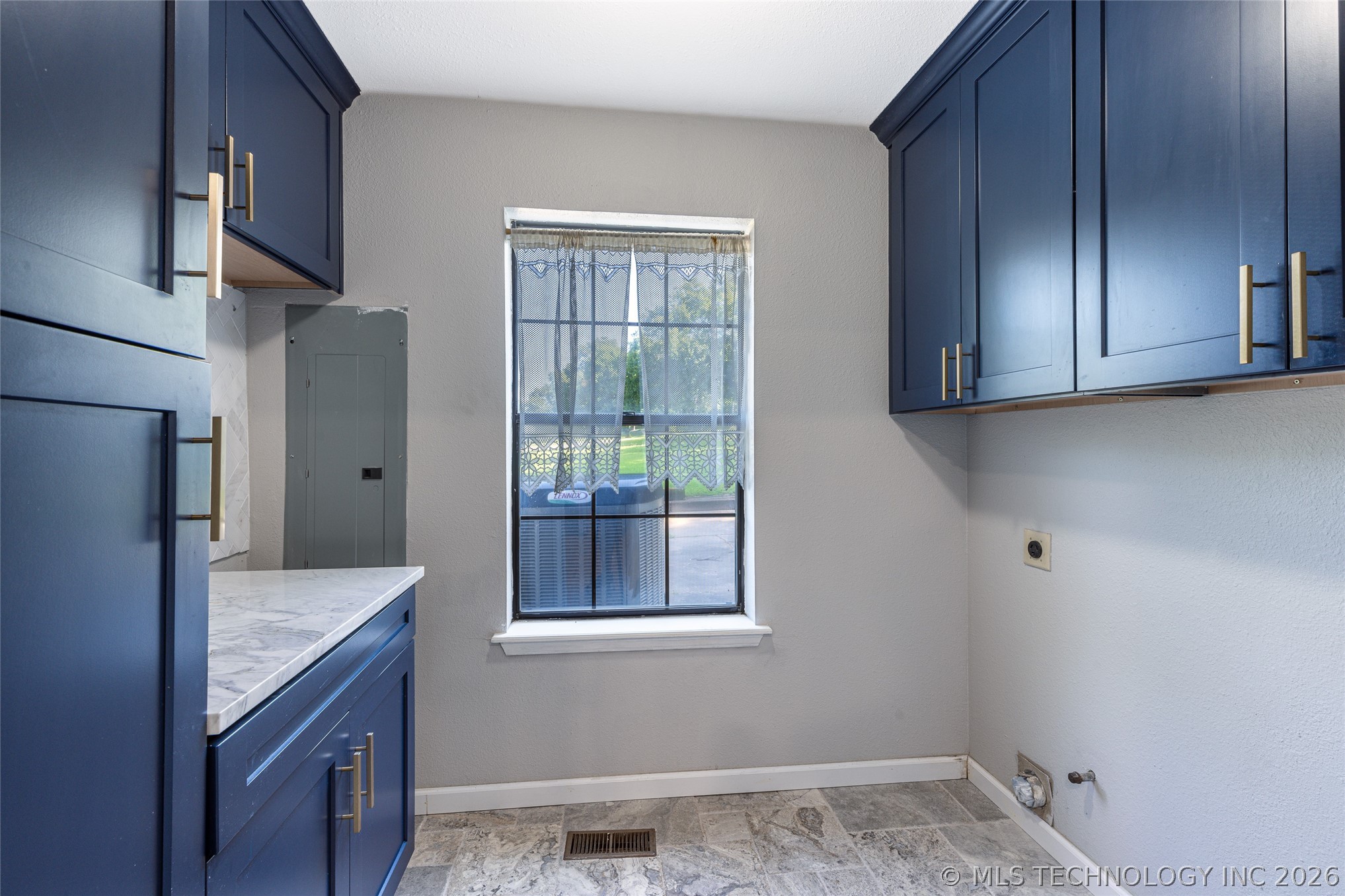 416 Timbercrest Road Property Photo 17