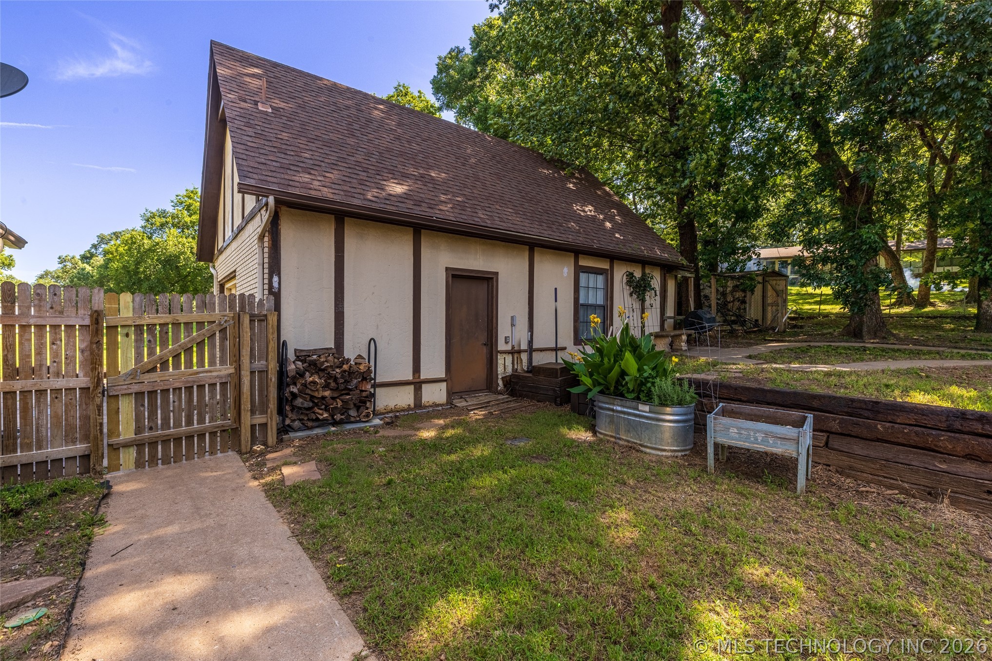 416 Timbercrest Road Property Photo 34
