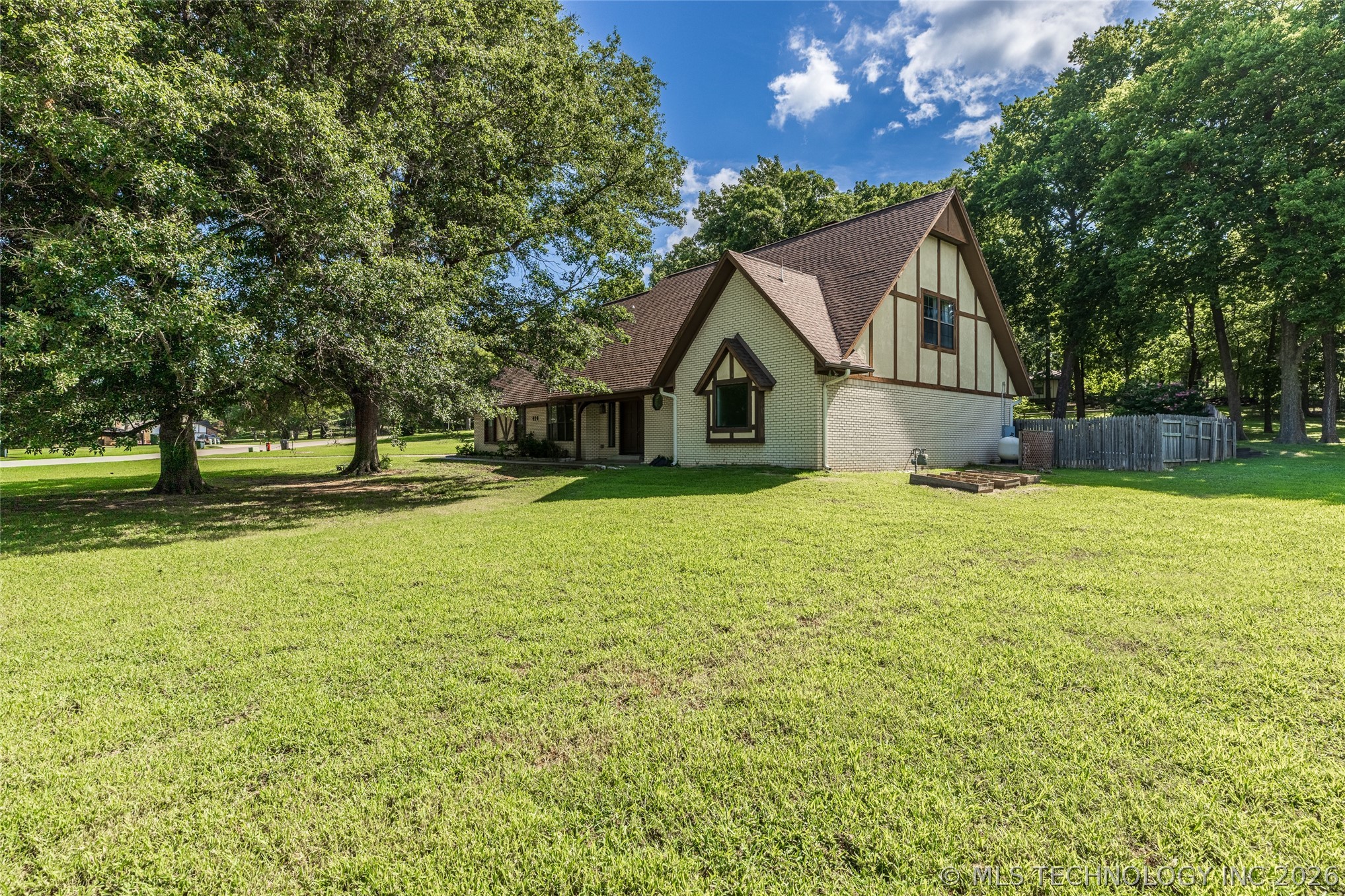 416 Timbercrest Road Property Photo 38