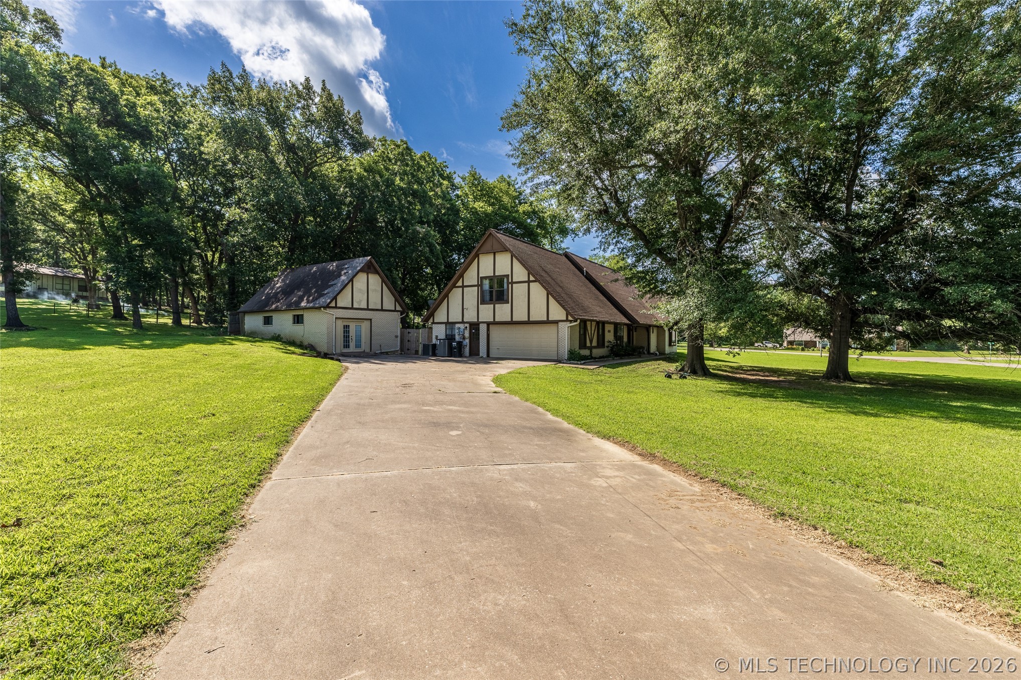 416 Timbercrest Road Property Photo 39