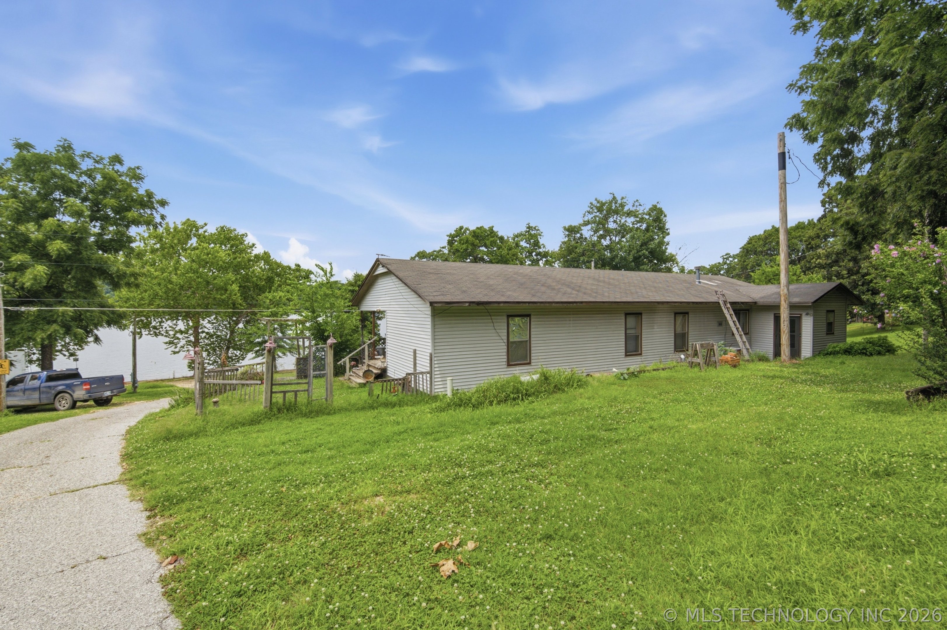 53910 N Ridenour Loop Property Photo 10
