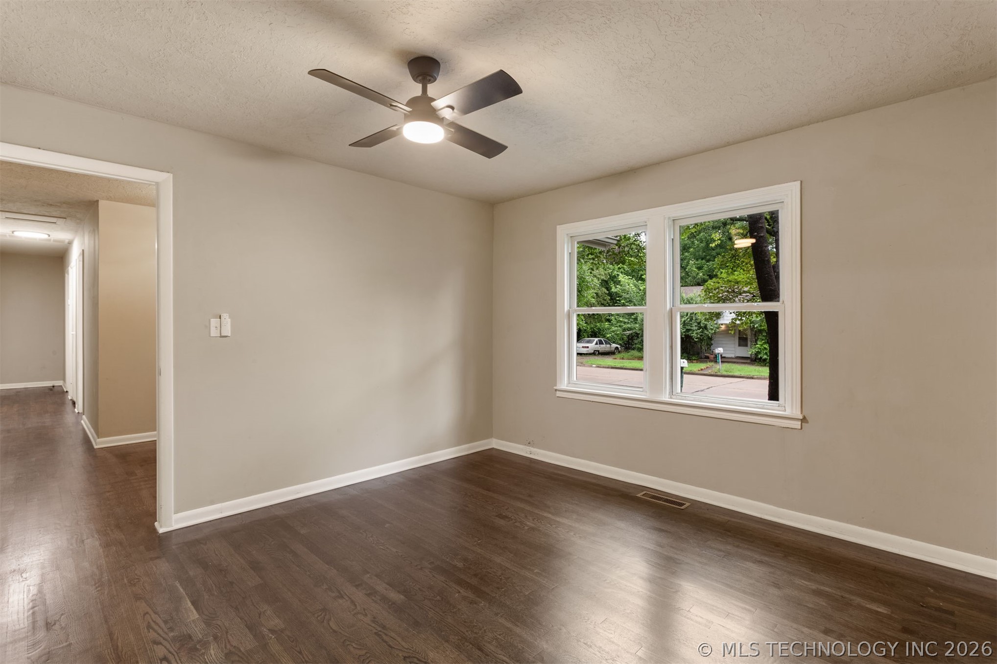 726 N Florence Avenue Property Photo 33