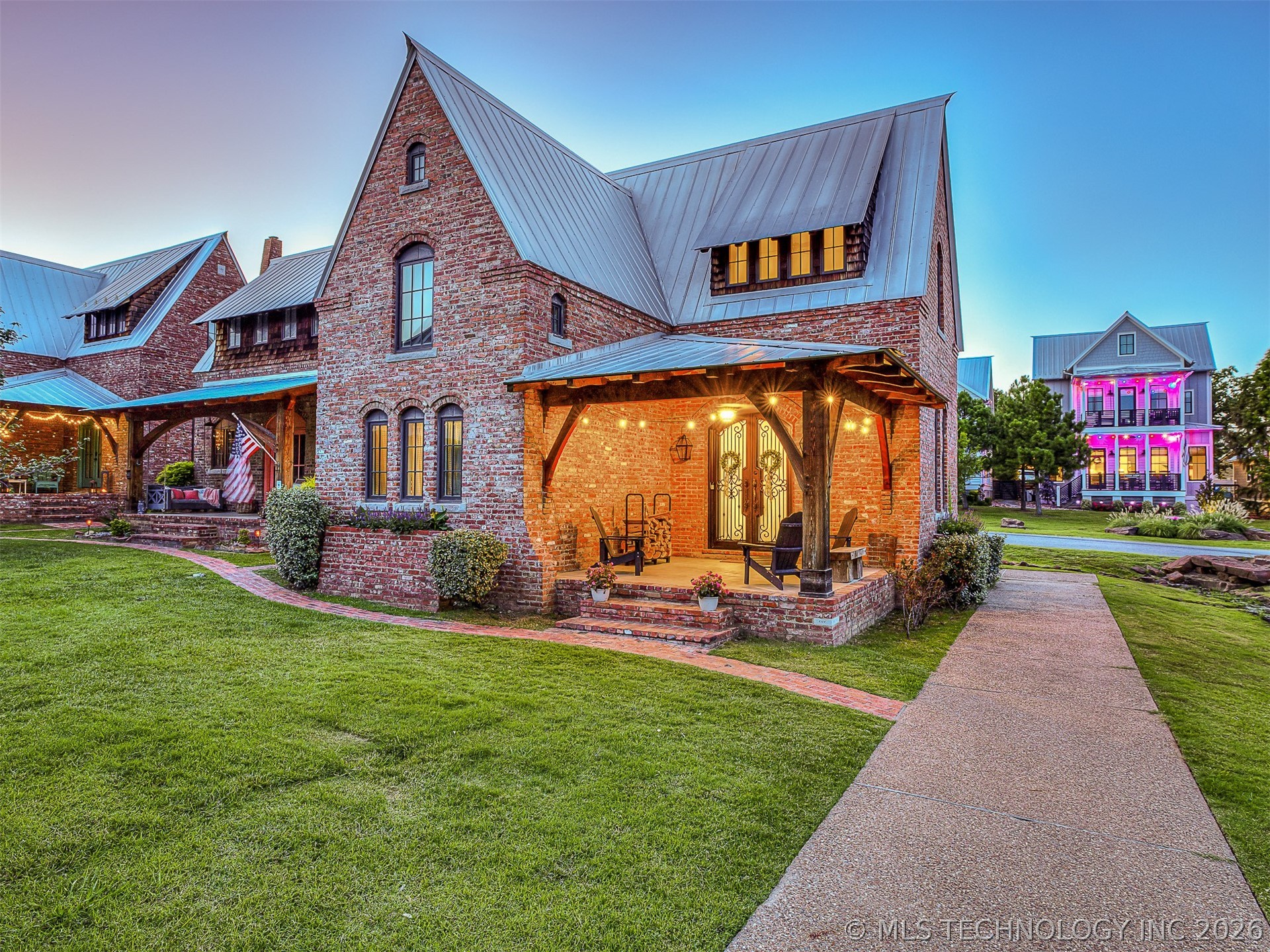 43 Redbud Street D Property Photo 1