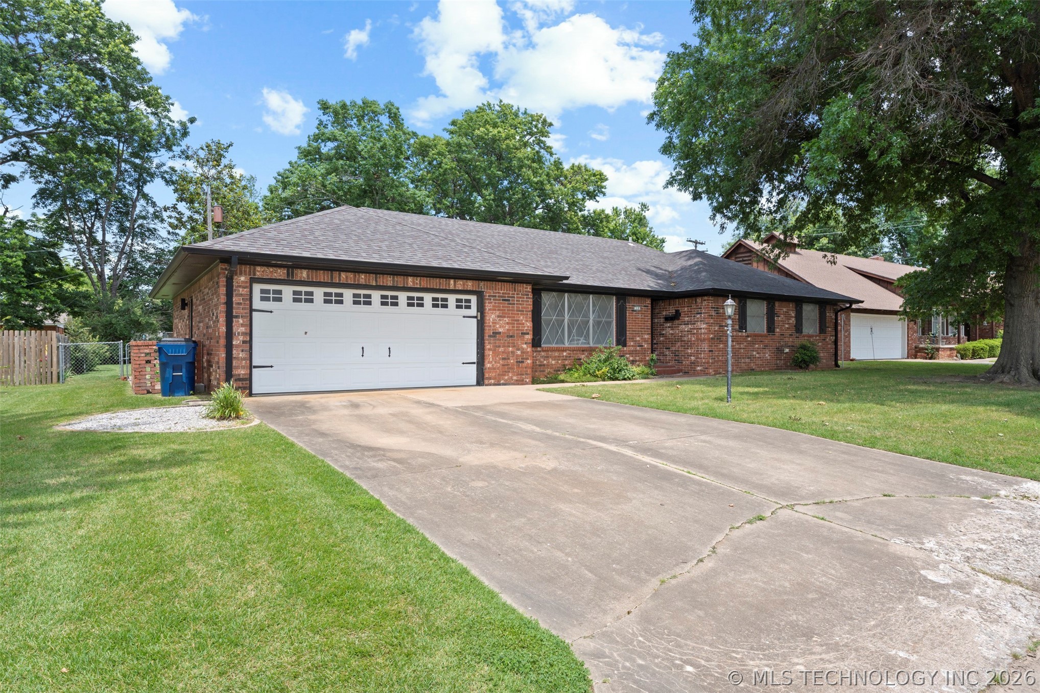 318 Sunset Drive Property Photo 4