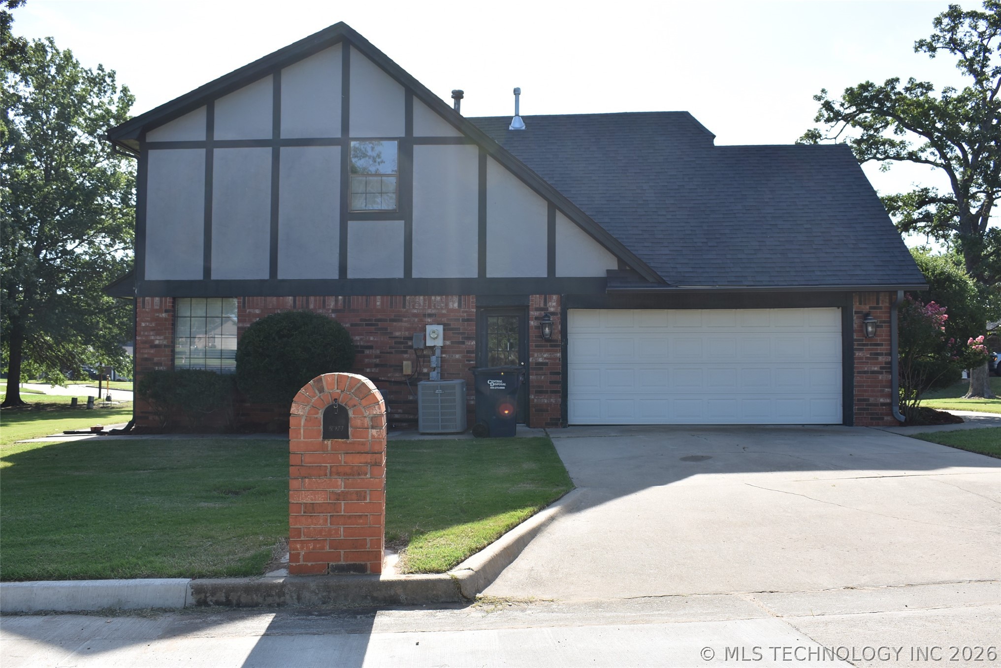 2430 Northwood Drive Property Photo 5