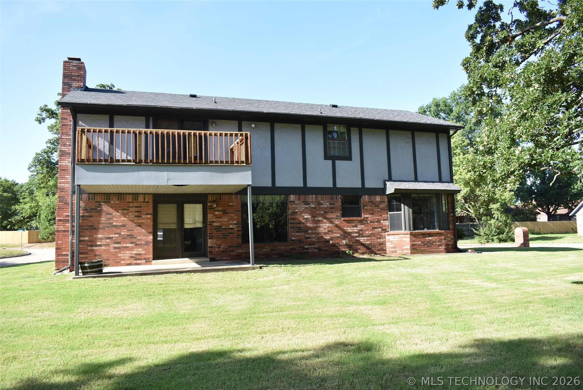 2430 Northwood Drive Property Photo 8