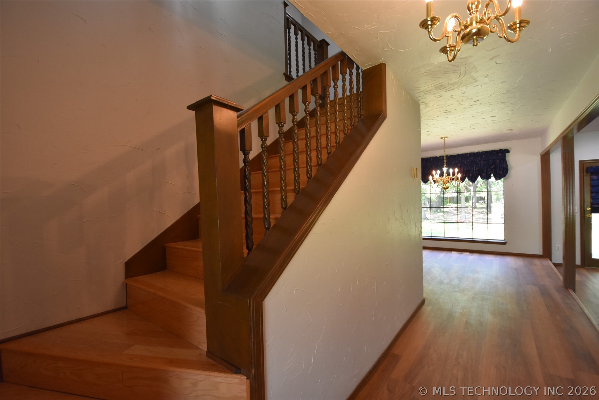 2430 Northwood Drive Property Photo 11