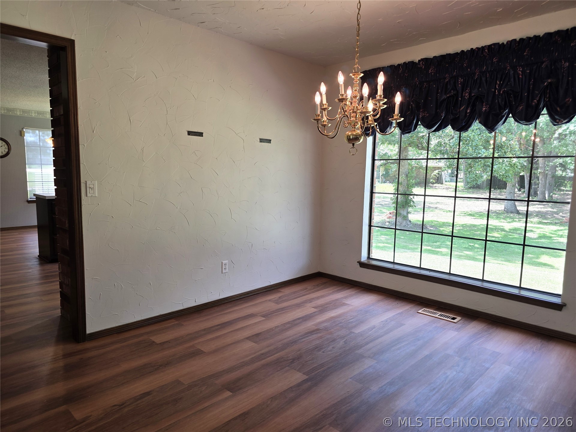 2430 Northwood Drive Property Photo 16