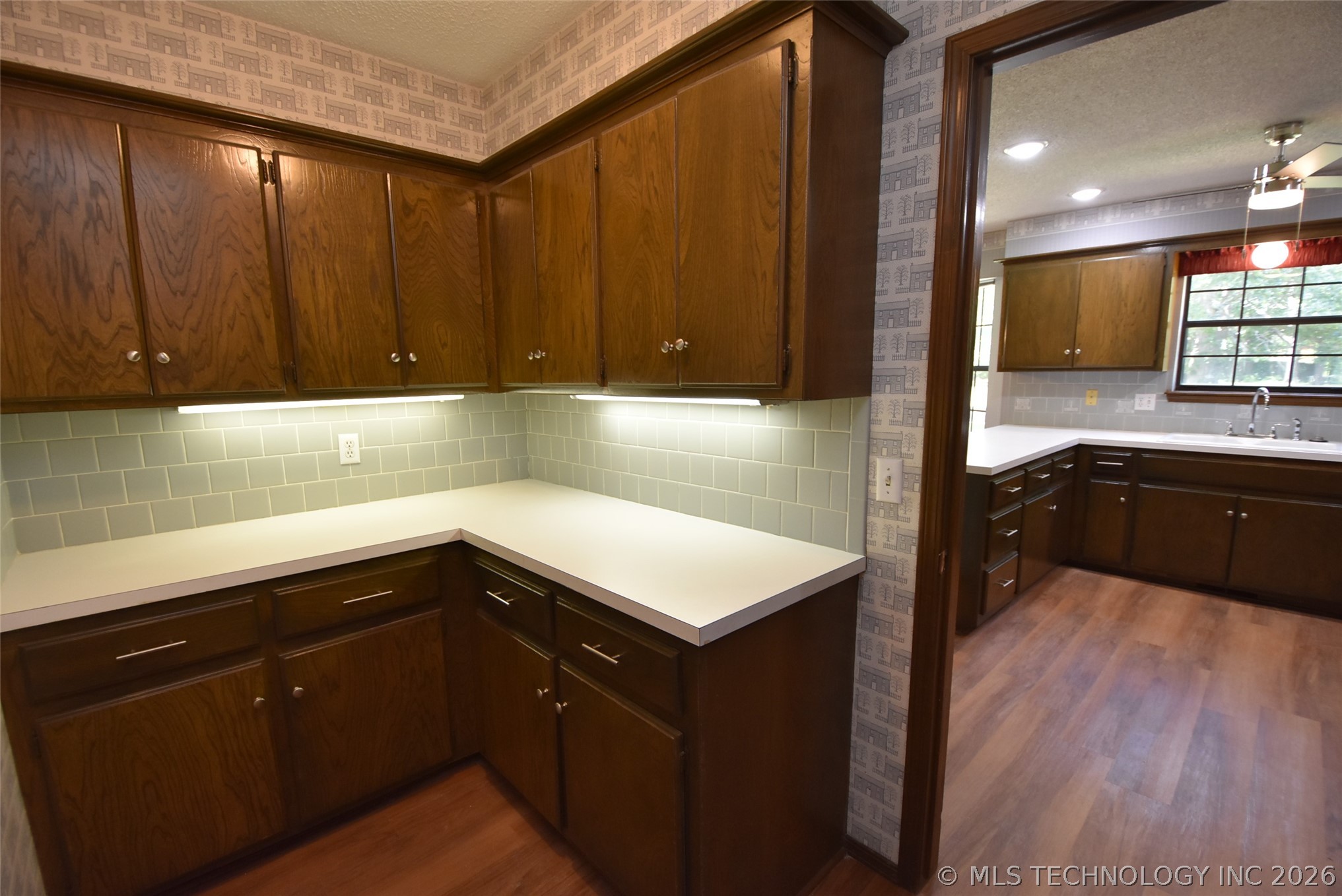 2430 Northwood Drive Property Photo 23