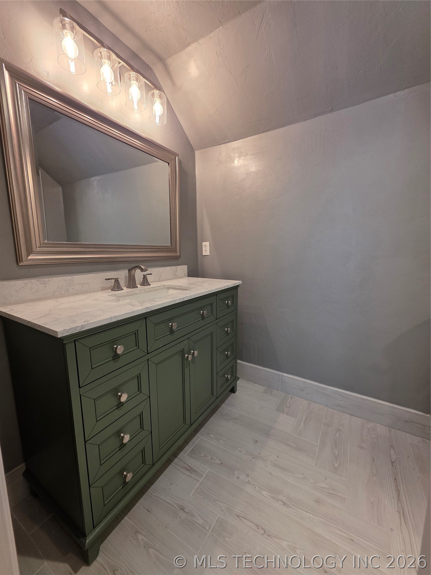 2430 Northwood Drive Property Photo 31