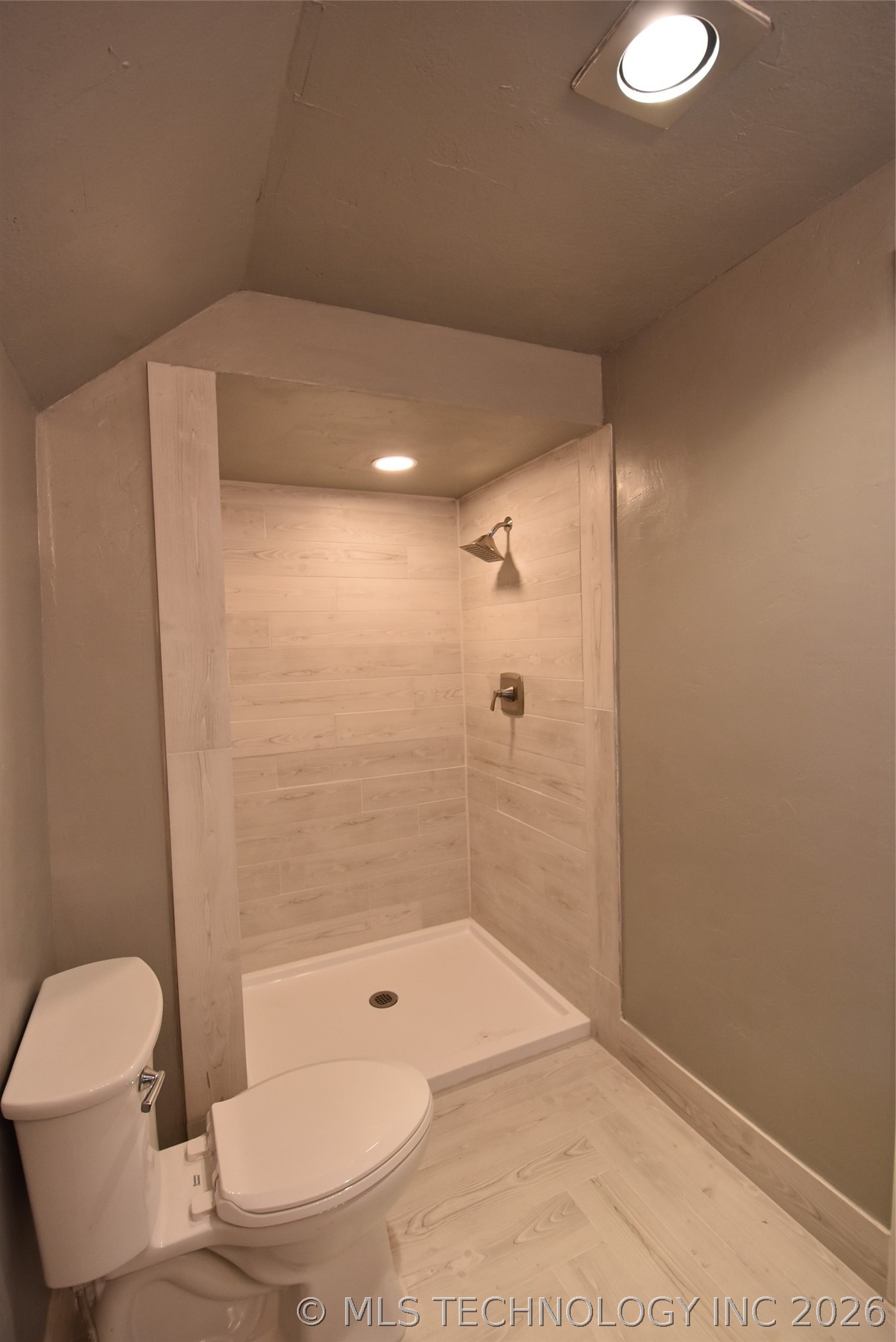 2430 Northwood Drive Property Photo 33