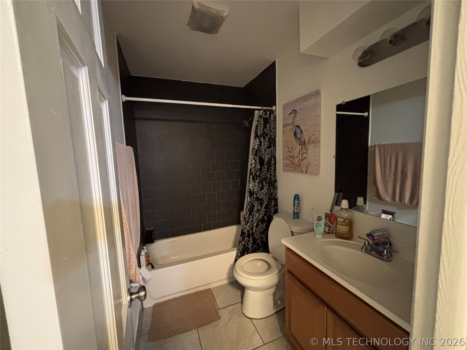 1313 E 48th Street 4 Property Photo 3