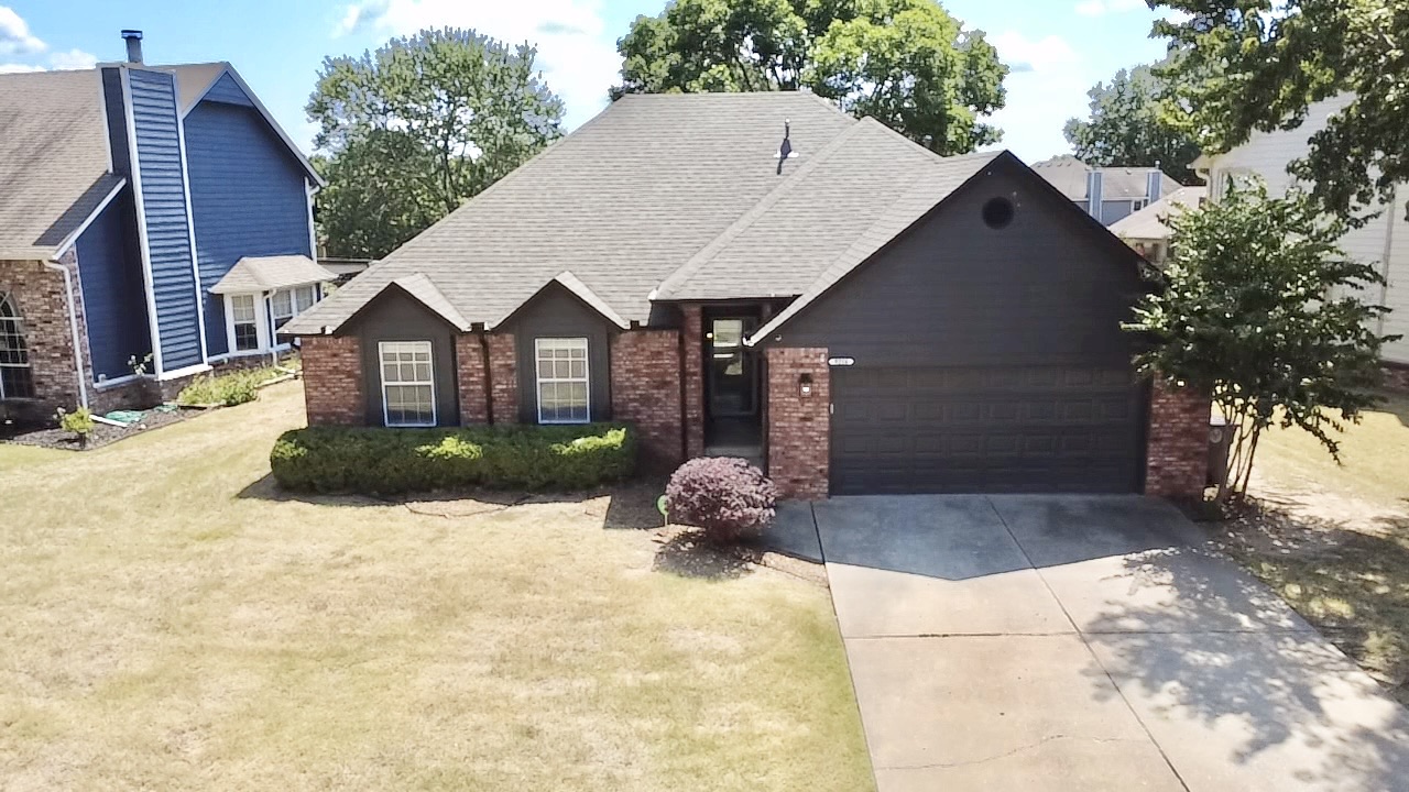 9216 E 97th Place Property Photo 32