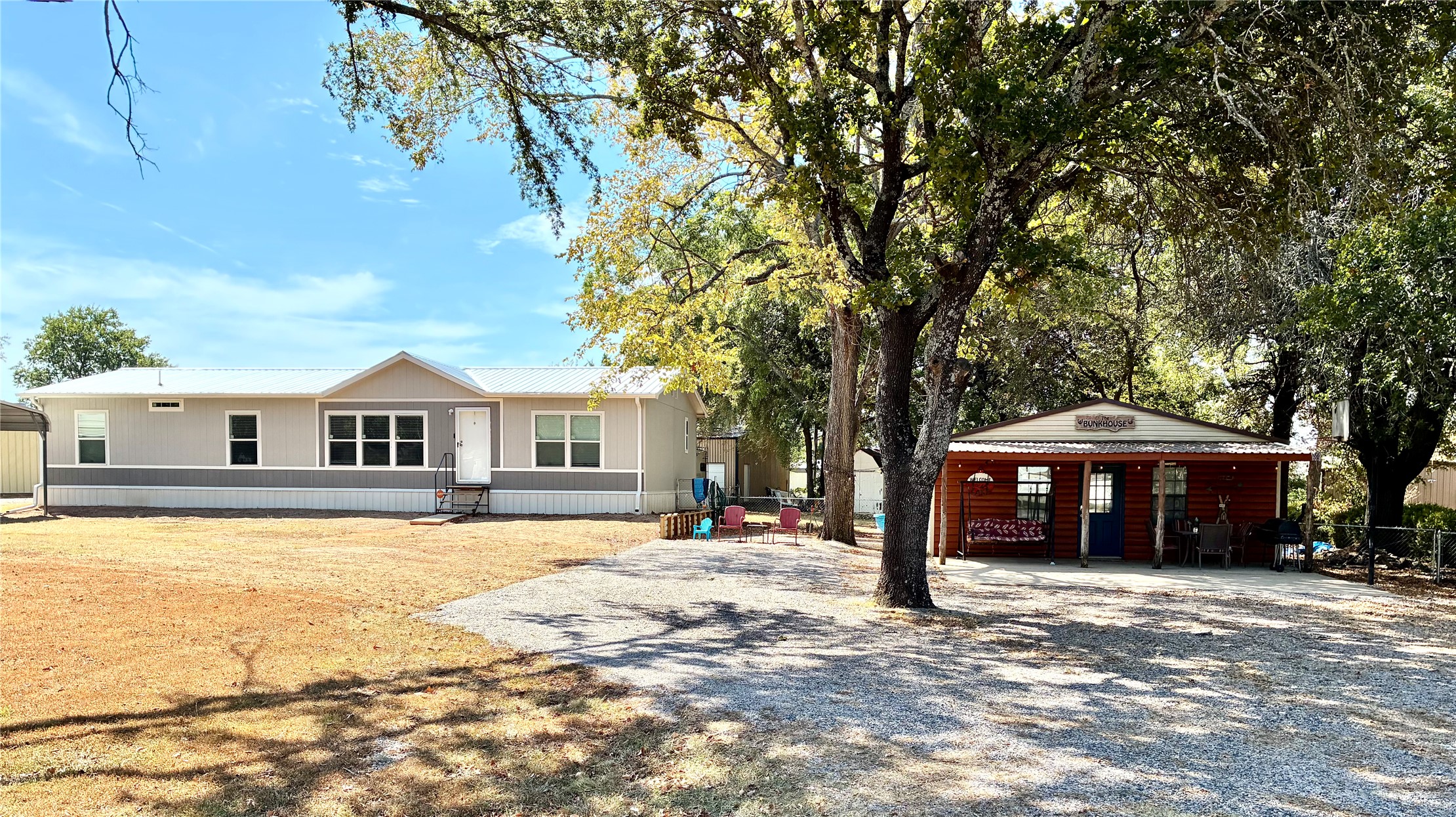 7711 Winding Path Property Photo 1