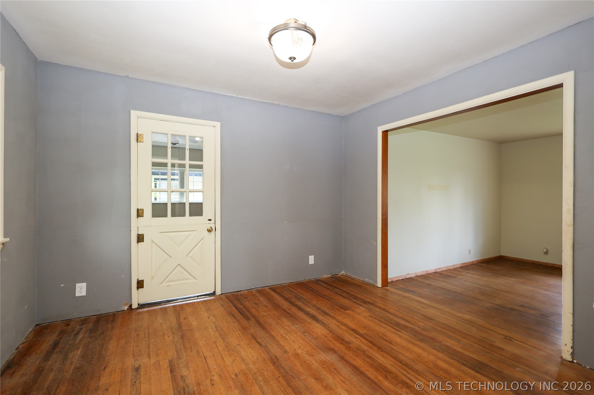 502 W 17th Property Photo 5