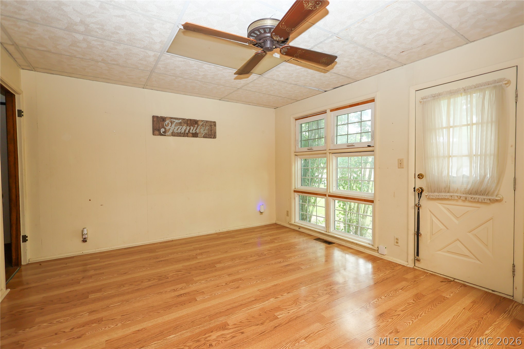 502 W 17th Property Photo 7